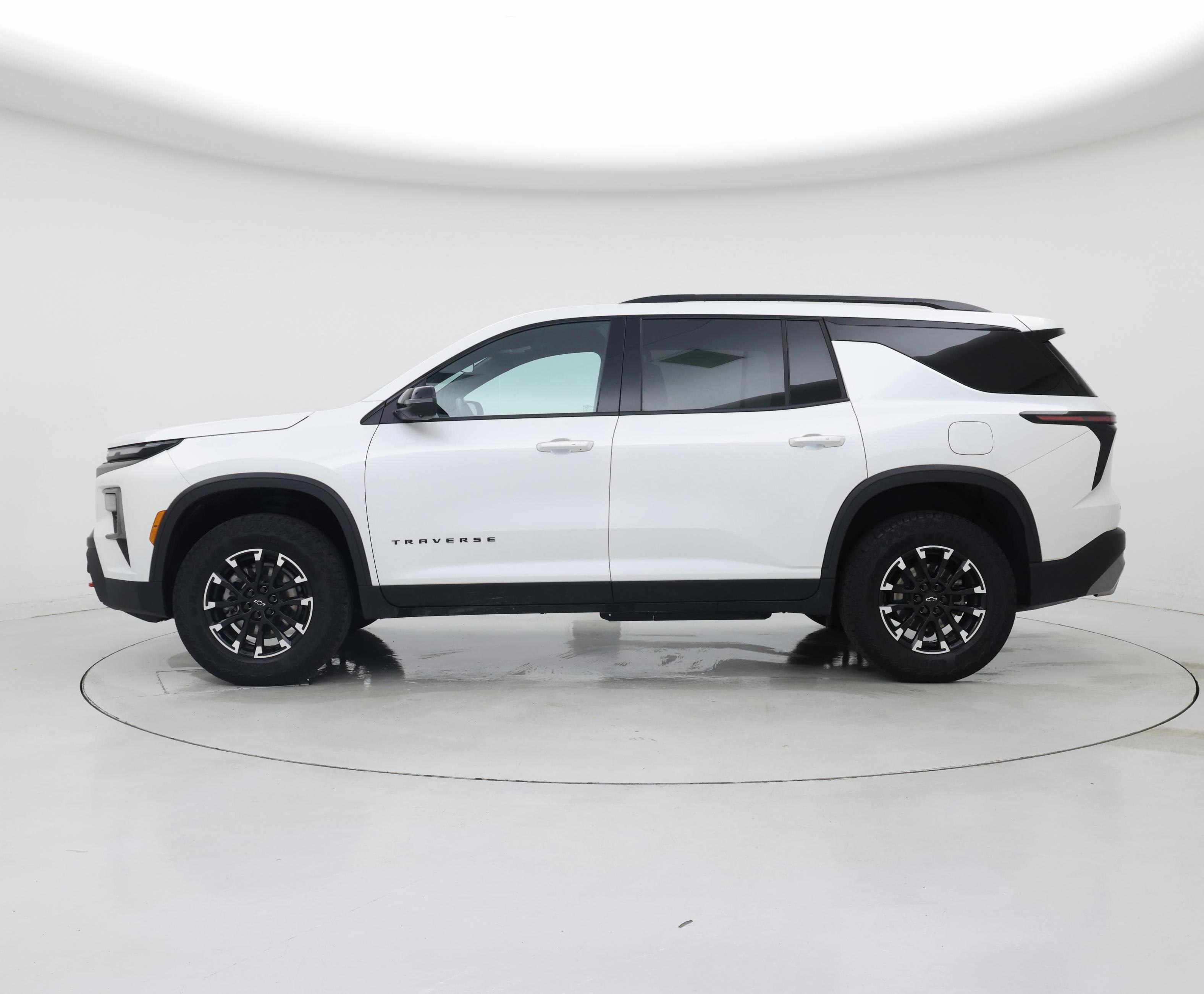 Thumbnail: 2025 Chevrolet Traverse - 3