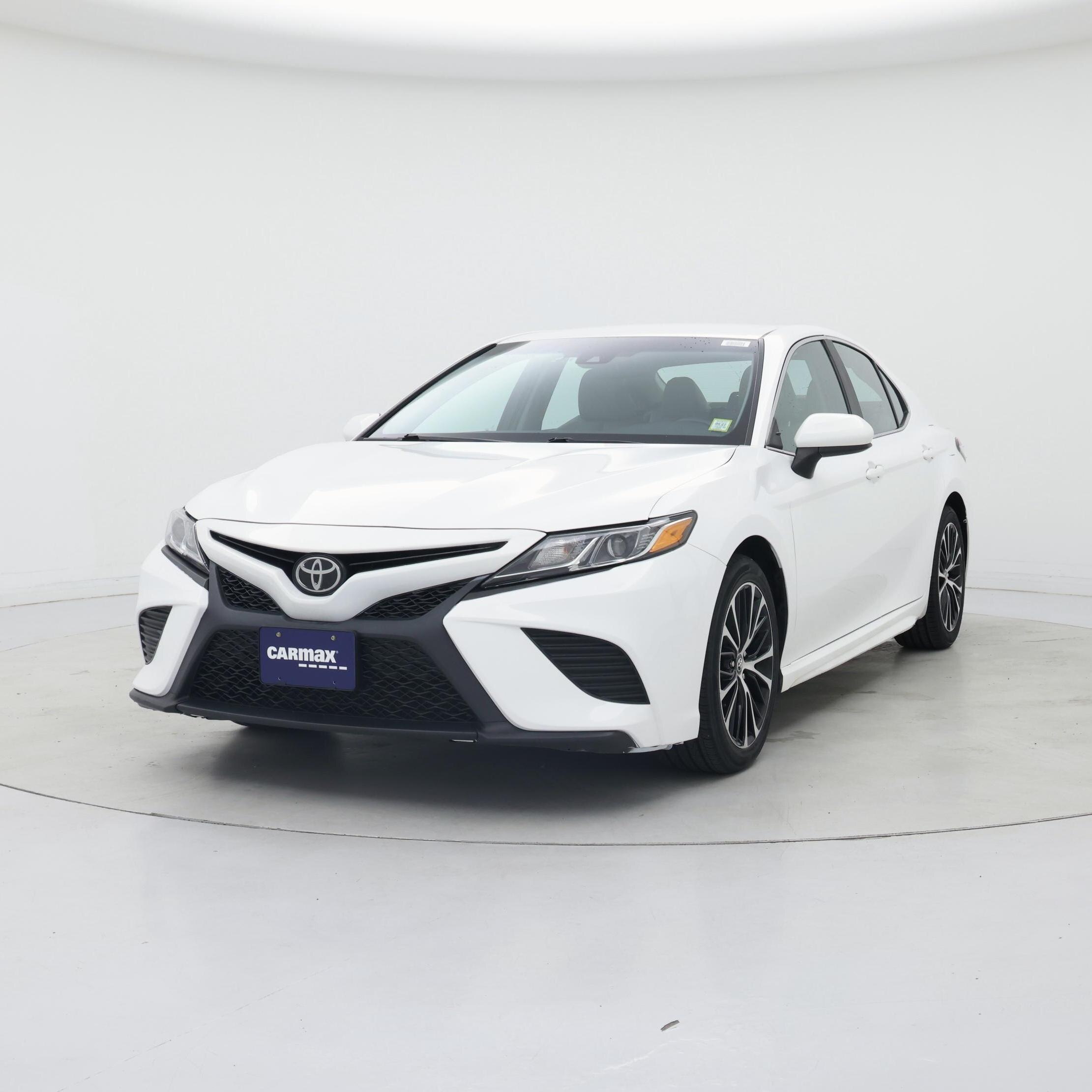 Thumbnail: 2018 Toyota Camry - 4