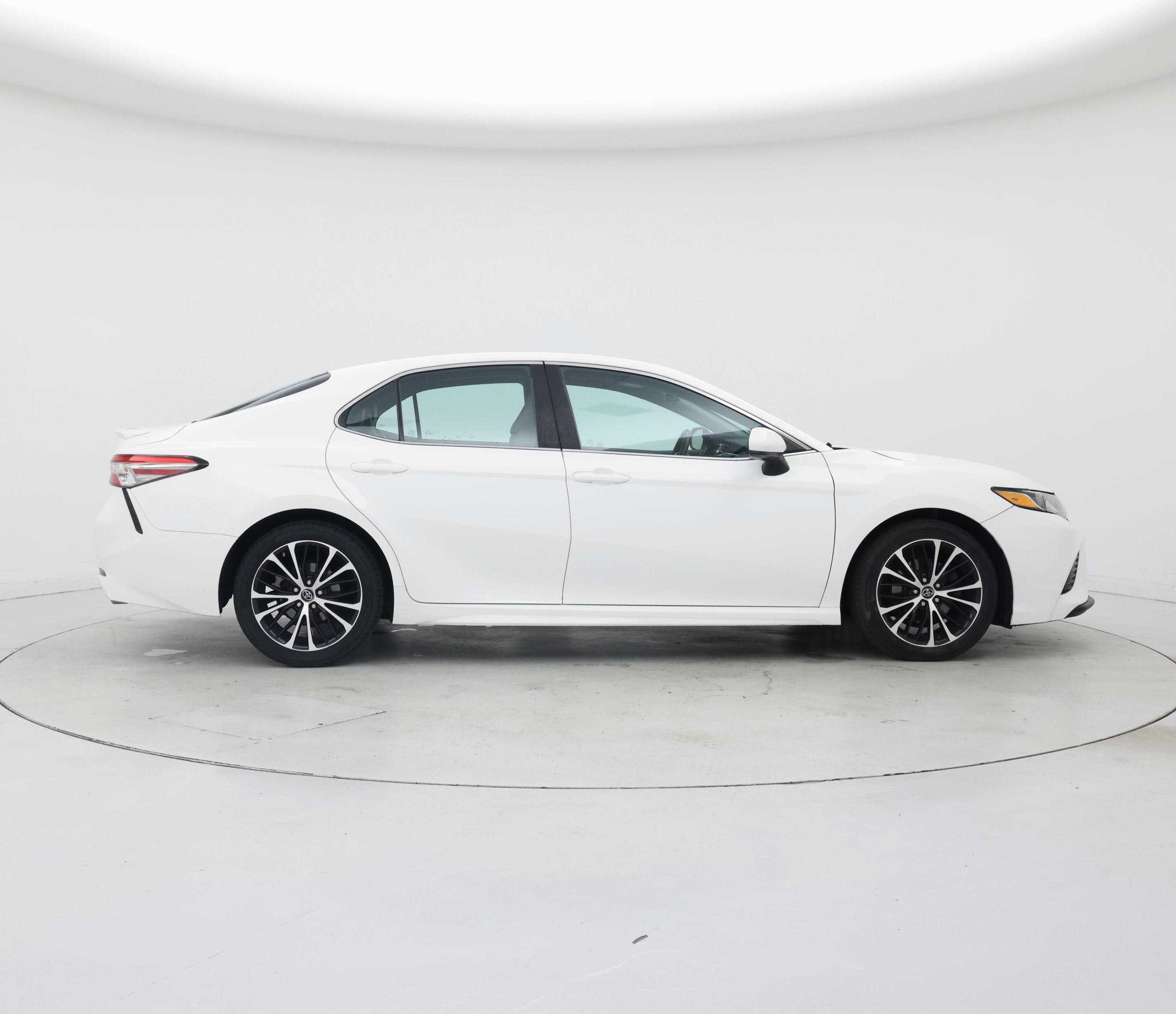 Thumbnail: 2018 Toyota Camry - 7