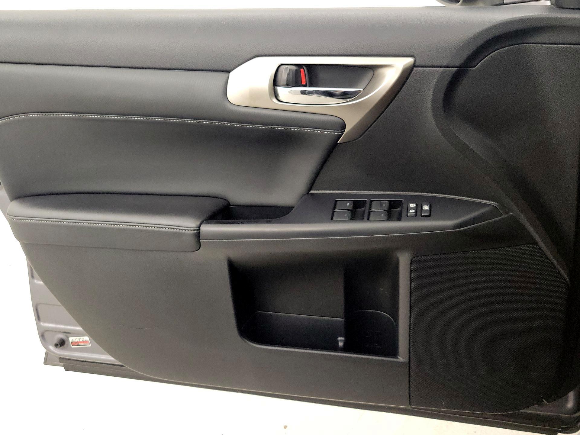 Thumbnail: 2014 Lexus CT - 12
