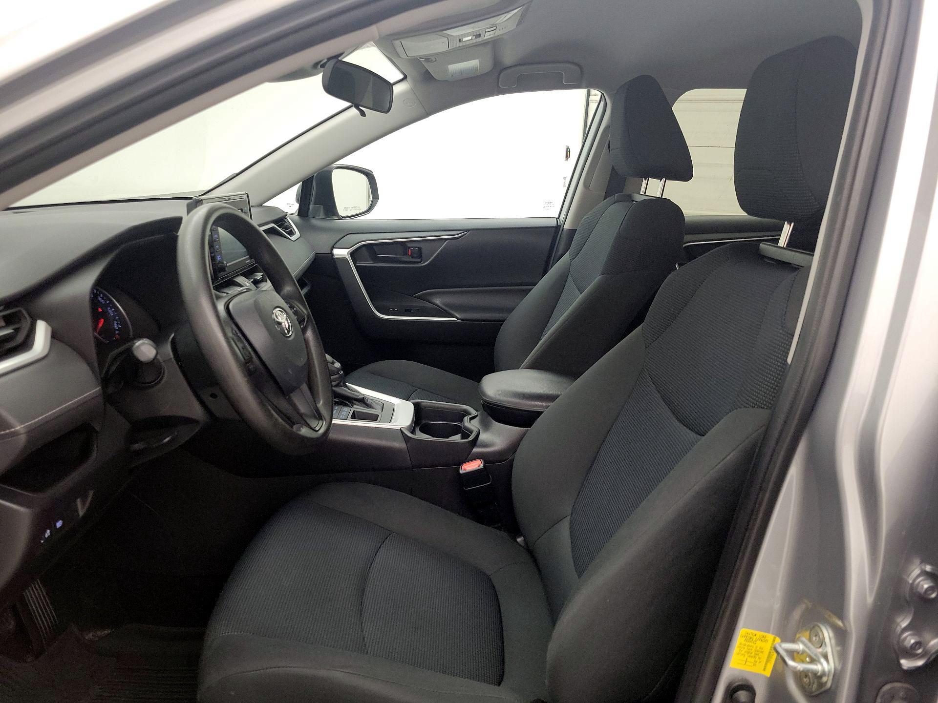 Thumbnail: 2020 Toyota RAV4 - 11