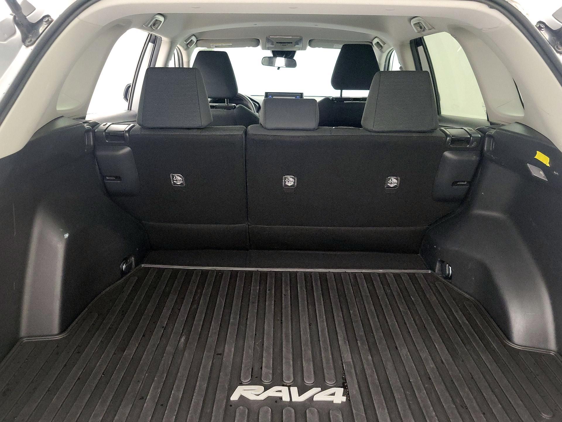 Thumbnail: 2020 Toyota RAV4 - 20