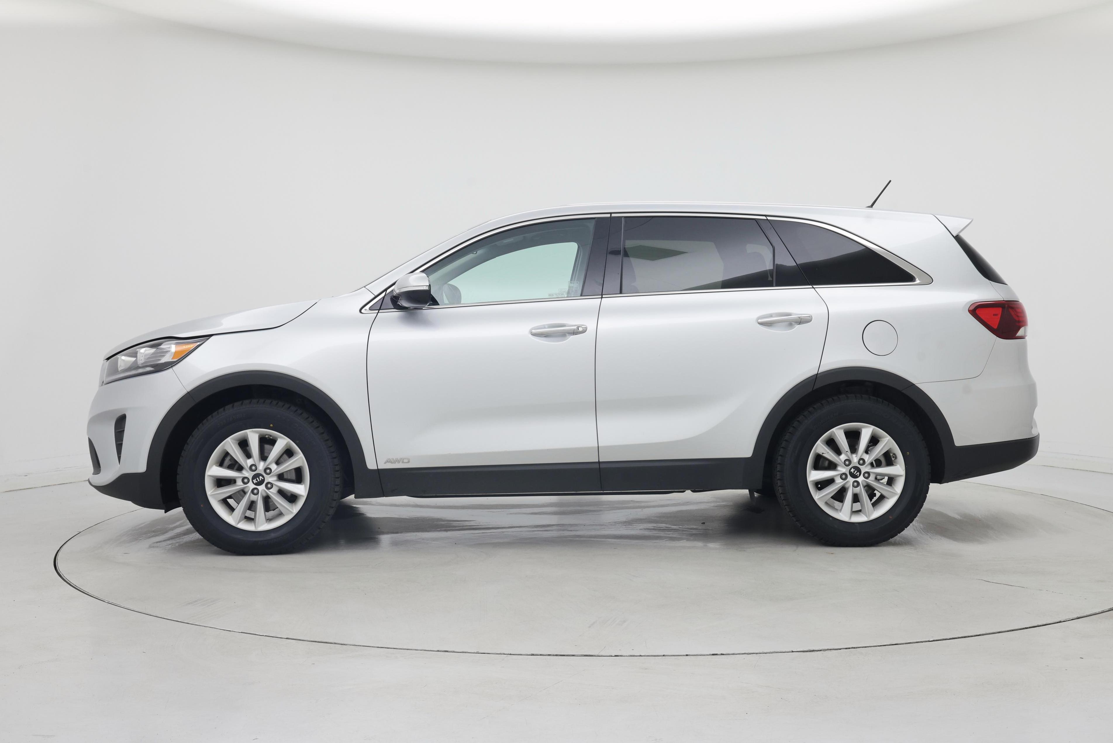 Thumbnail: 2020 Kia Sorento - 3