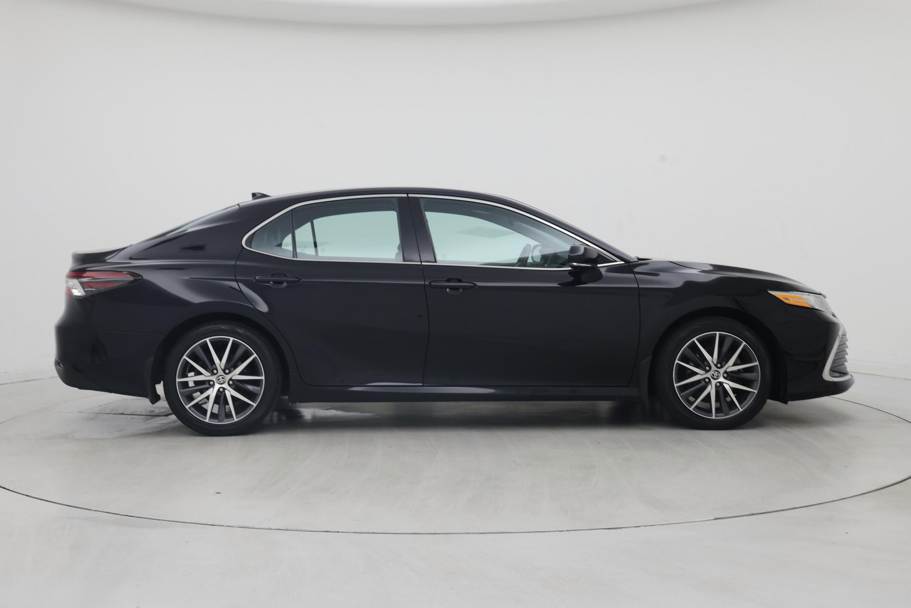 Thumbnail: 2022 Toyota Camry - 7