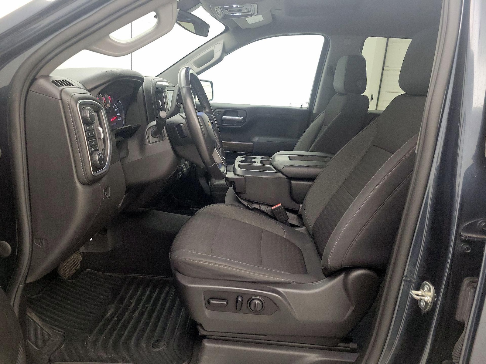 2020 Chevrolet Silverado 1500 LT - Photo 12