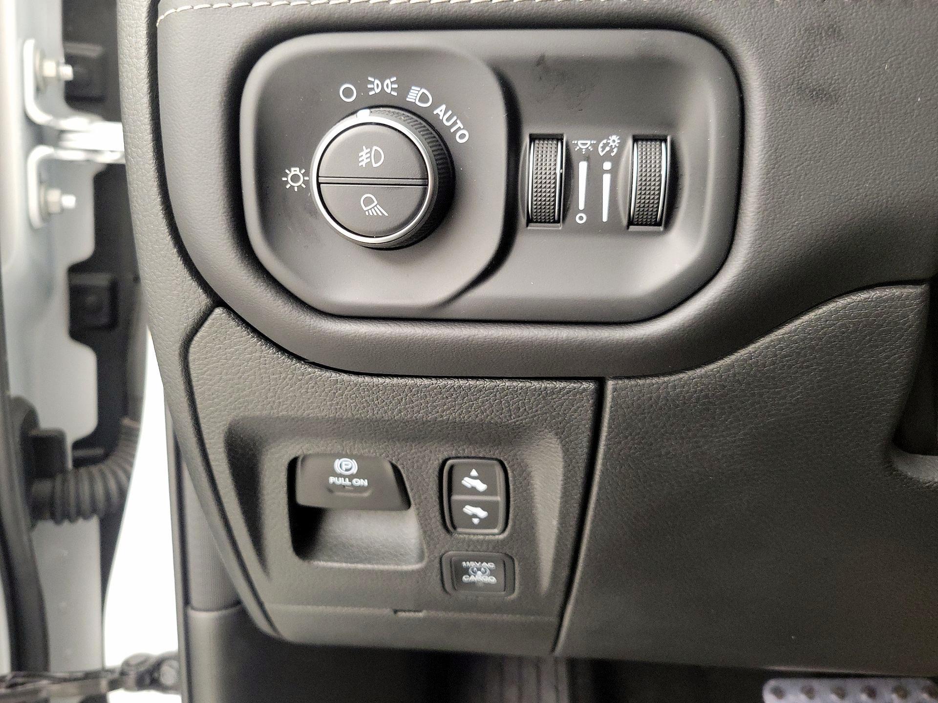 Thumbnail: 2025 RAM 1500 - 13