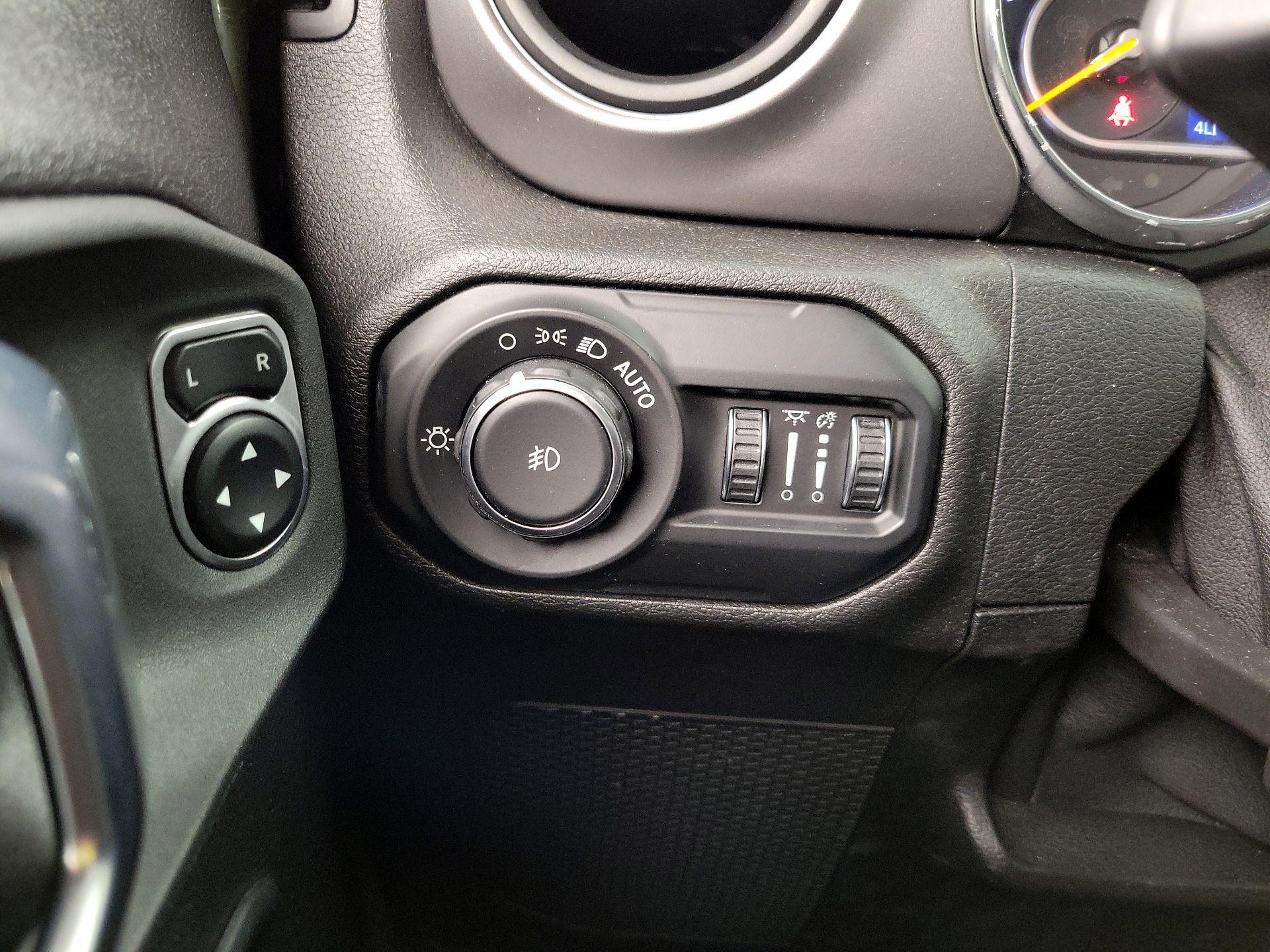 Thumbnail: 2021 Jeep Wrangler - 13