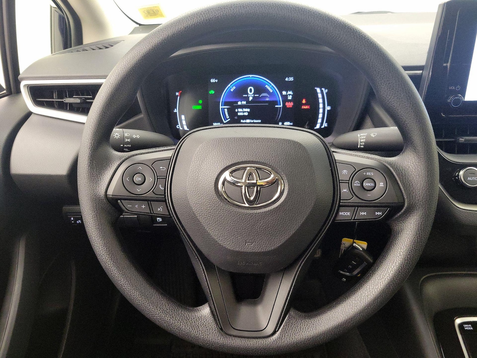 2026 Toyota Corolla LE - Photo 11