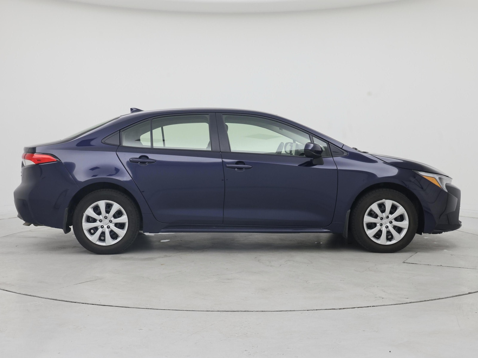 2026 Toyota Corolla LE - Photo 8