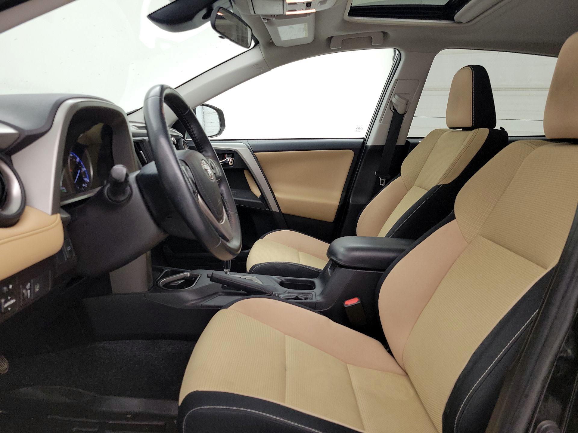 Thumbnail: 2018 Toyota RAV4 - 11