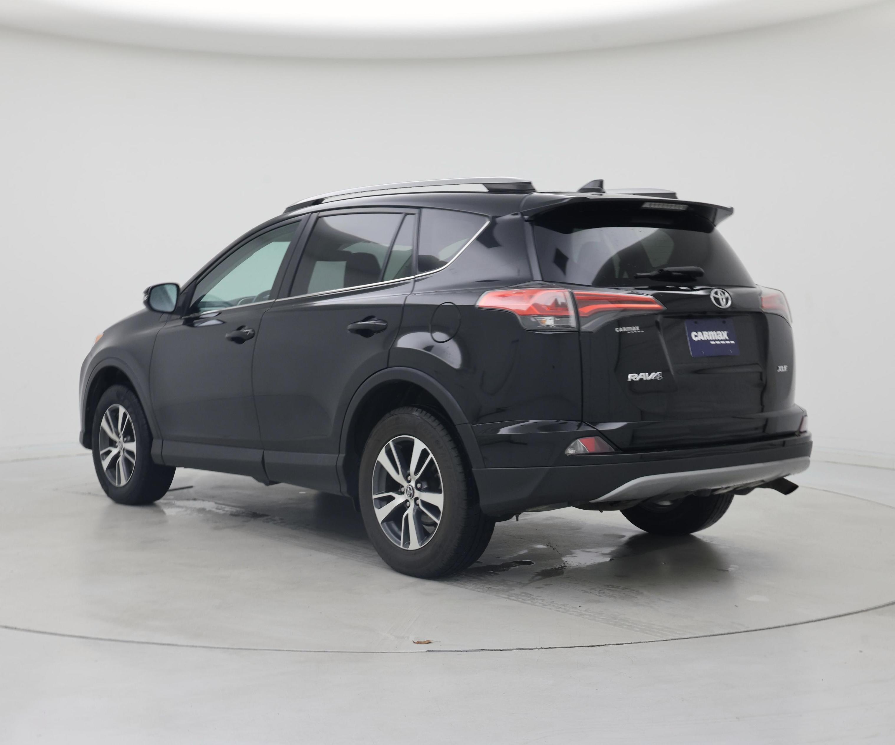 Thumbnail: 2018 Toyota RAV4 - 2