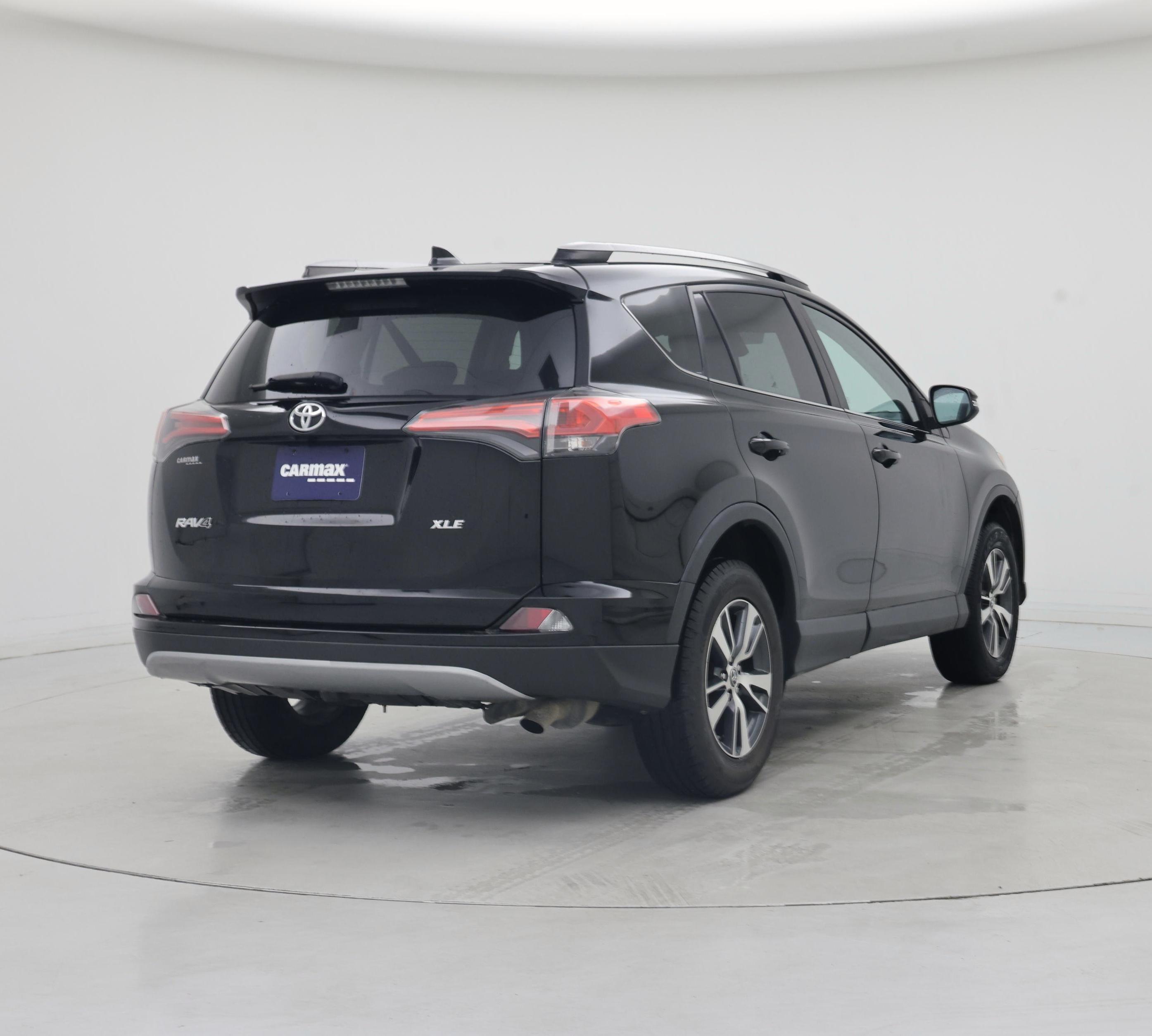 Thumbnail: 2018 Toyota RAV4 - 8