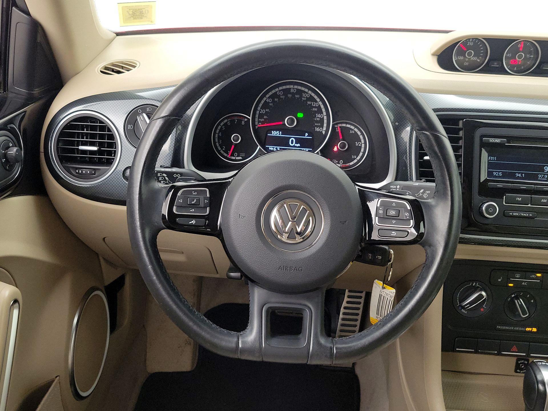 Thumbnail: 2014 Volkswagen Beetle - 10