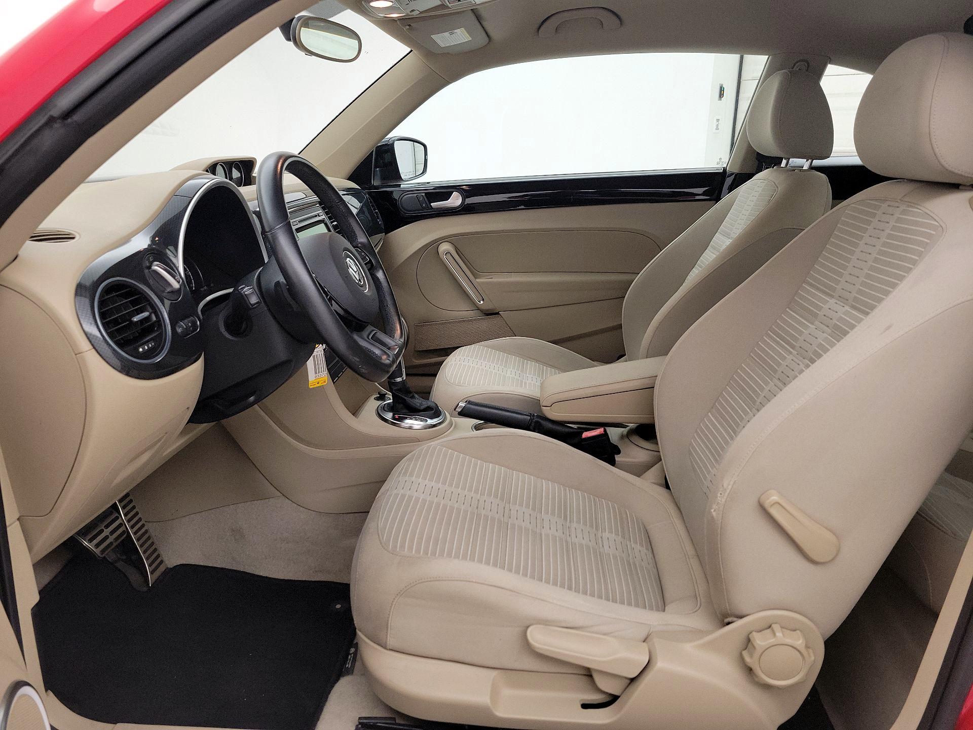 Thumbnail: 2014 Volkswagen Beetle - 11