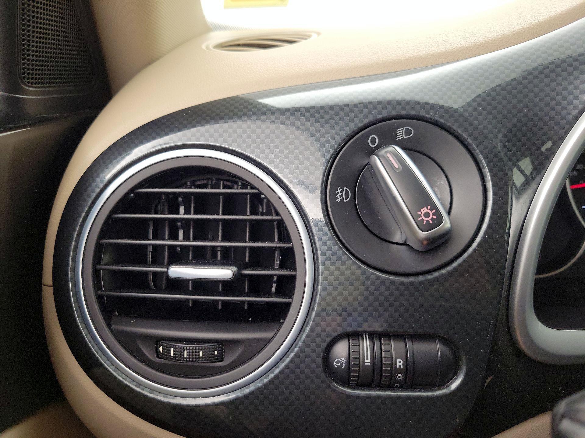 Thumbnail: 2014 Volkswagen Beetle - 13