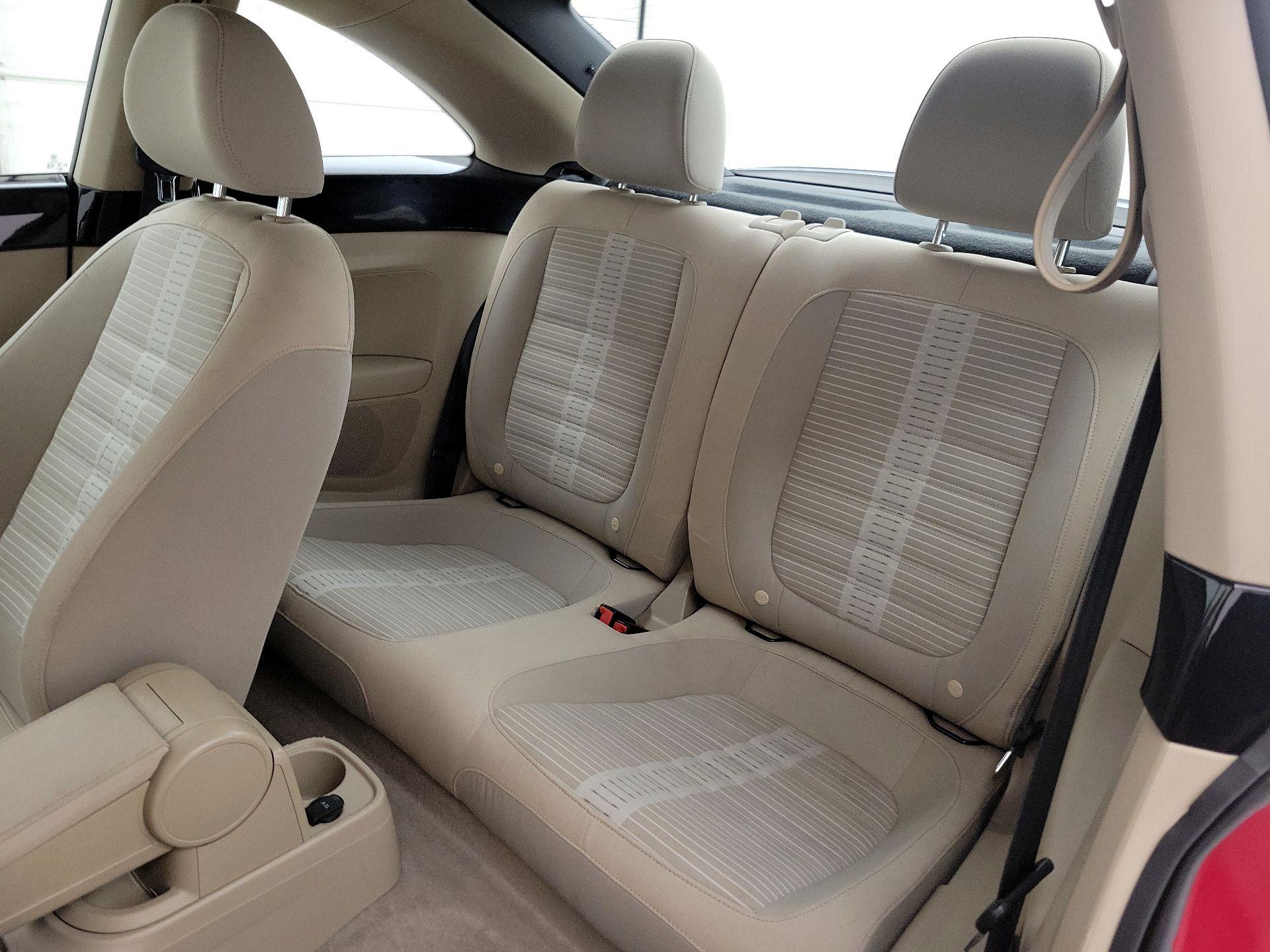 Thumbnail: 2014 Volkswagen Beetle - 18