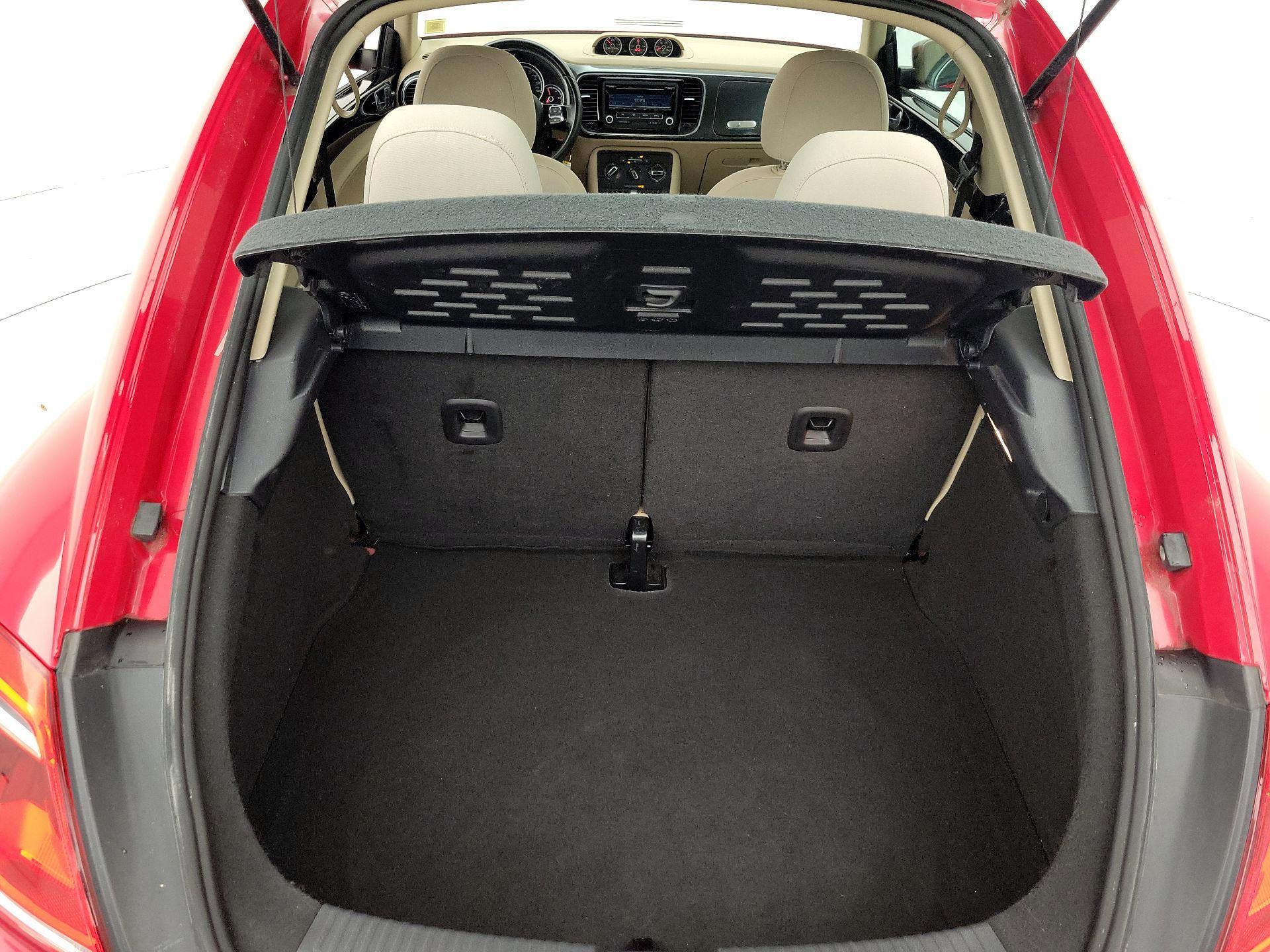 Thumbnail: 2014 Volkswagen Beetle - 19