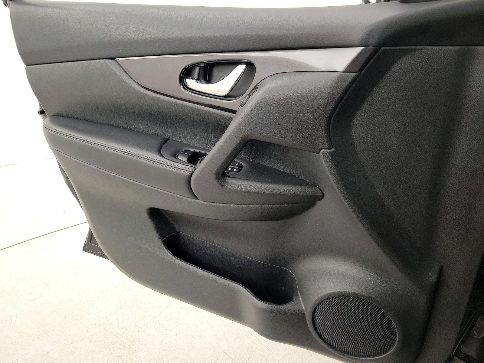 2019 Nissan Rogue SV - Photo 13