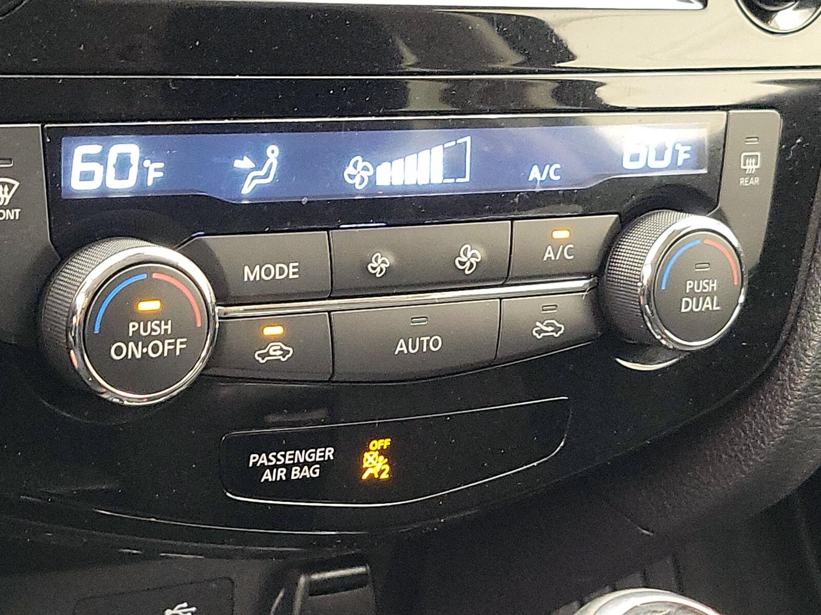 2019 Nissan Rogue SV - Photo 17