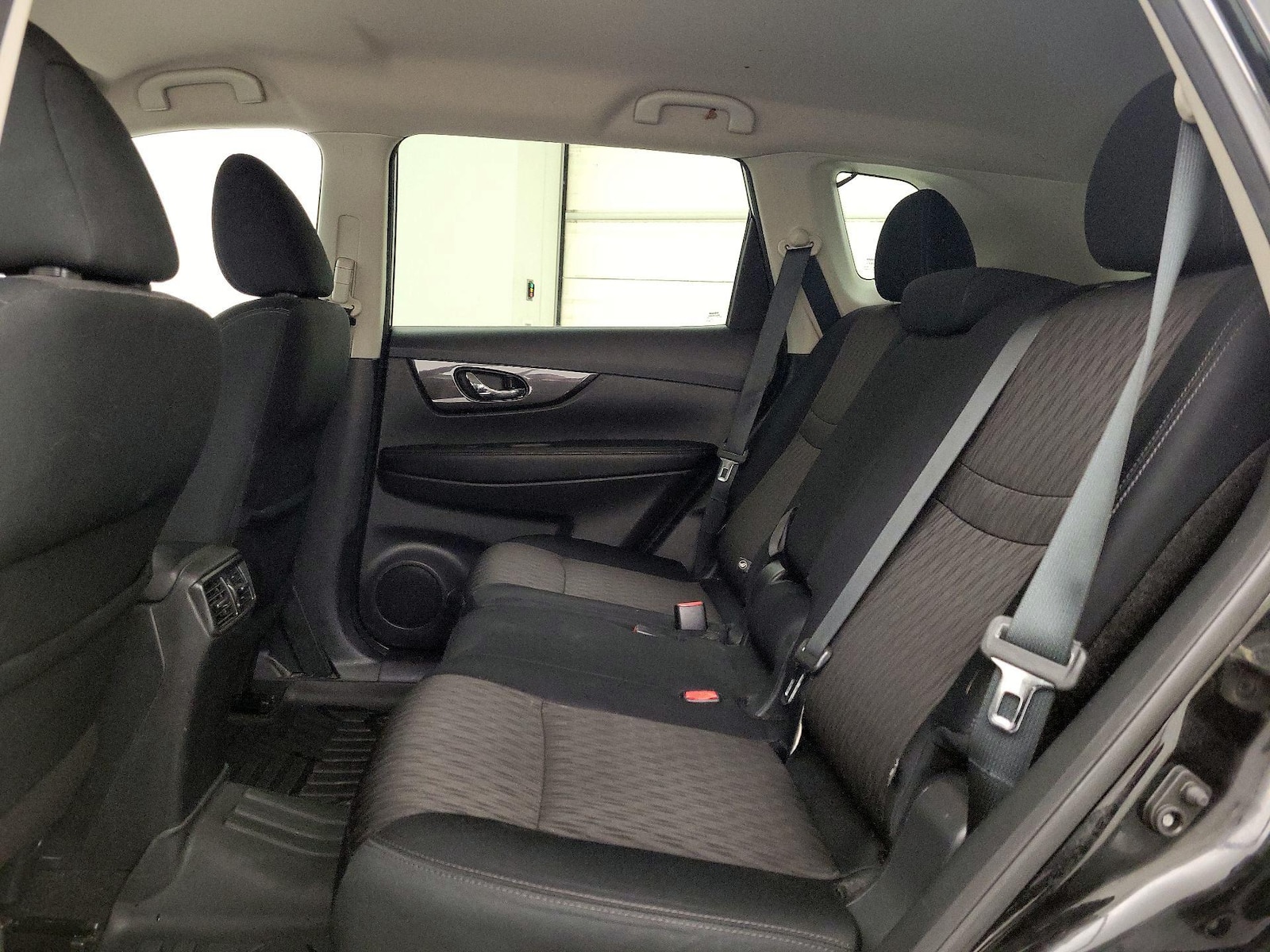 2019 Nissan Rogue SV - Photo 20