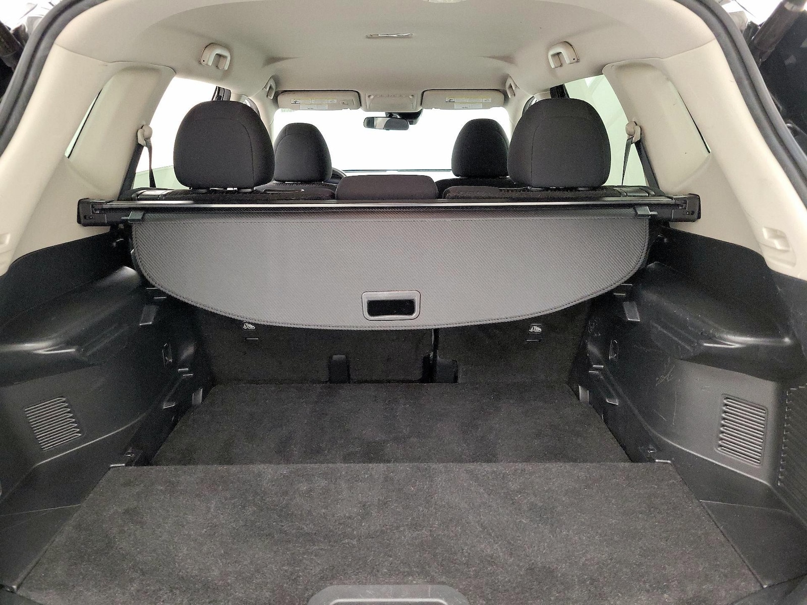 2019 Nissan Rogue SV - Photo 21