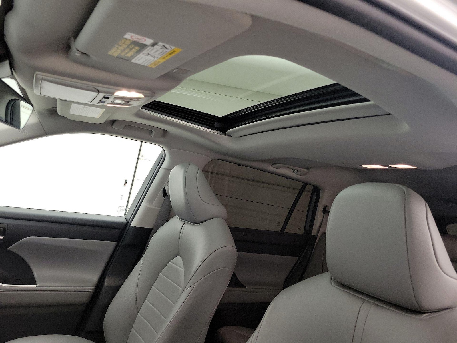 Sunroof(s) & Overhead Airbags