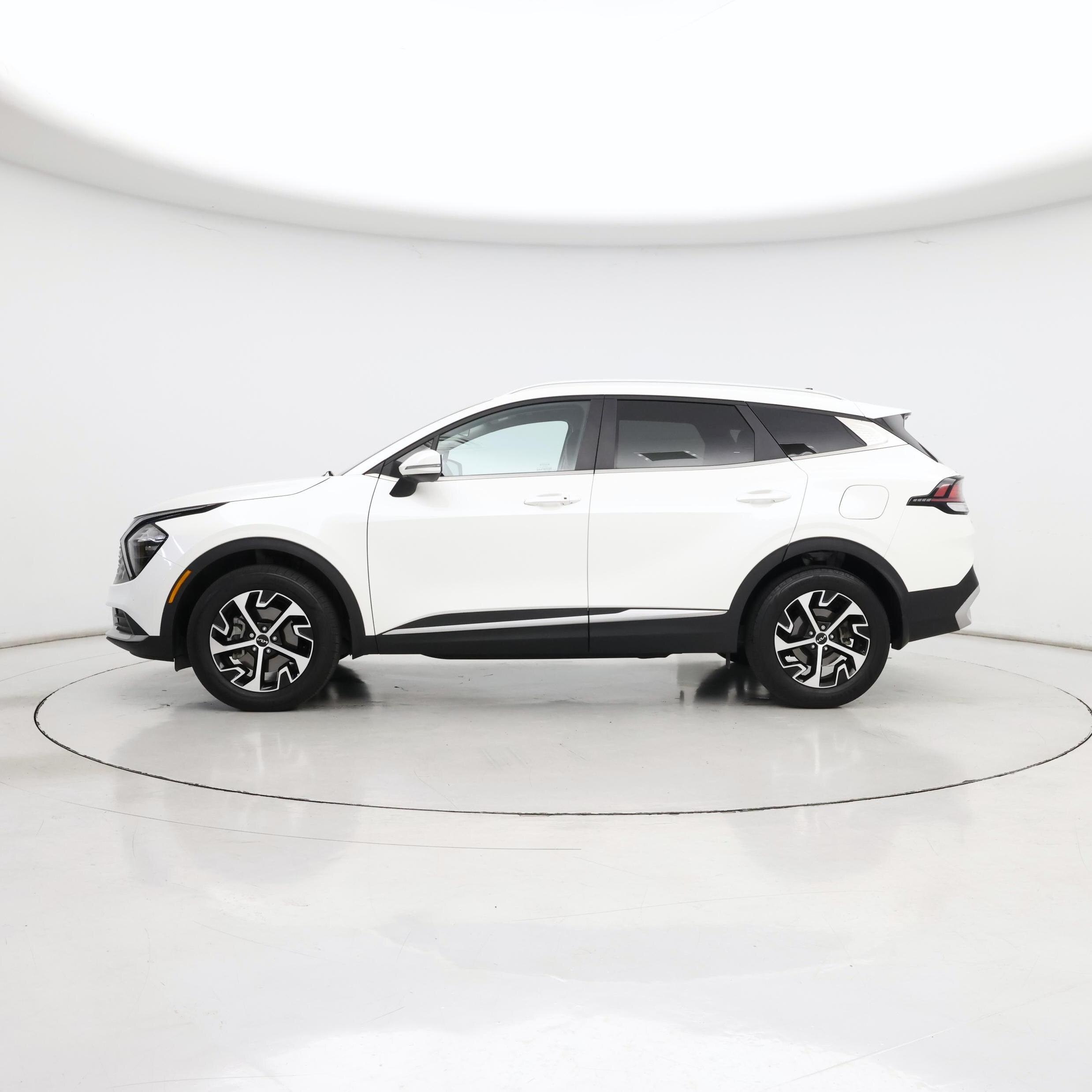 Thumbnail: 2023 Kia Sportage - 3