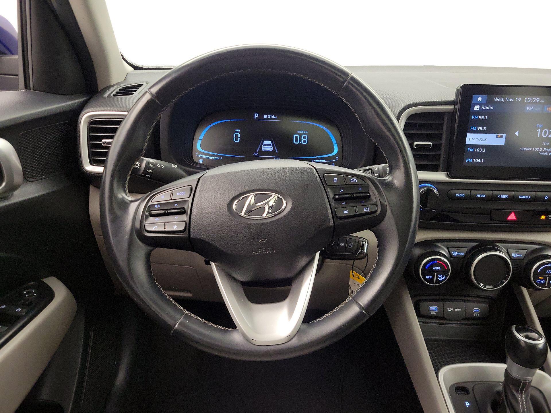 Thumbnail: 2023 Hyundai Venue - 10