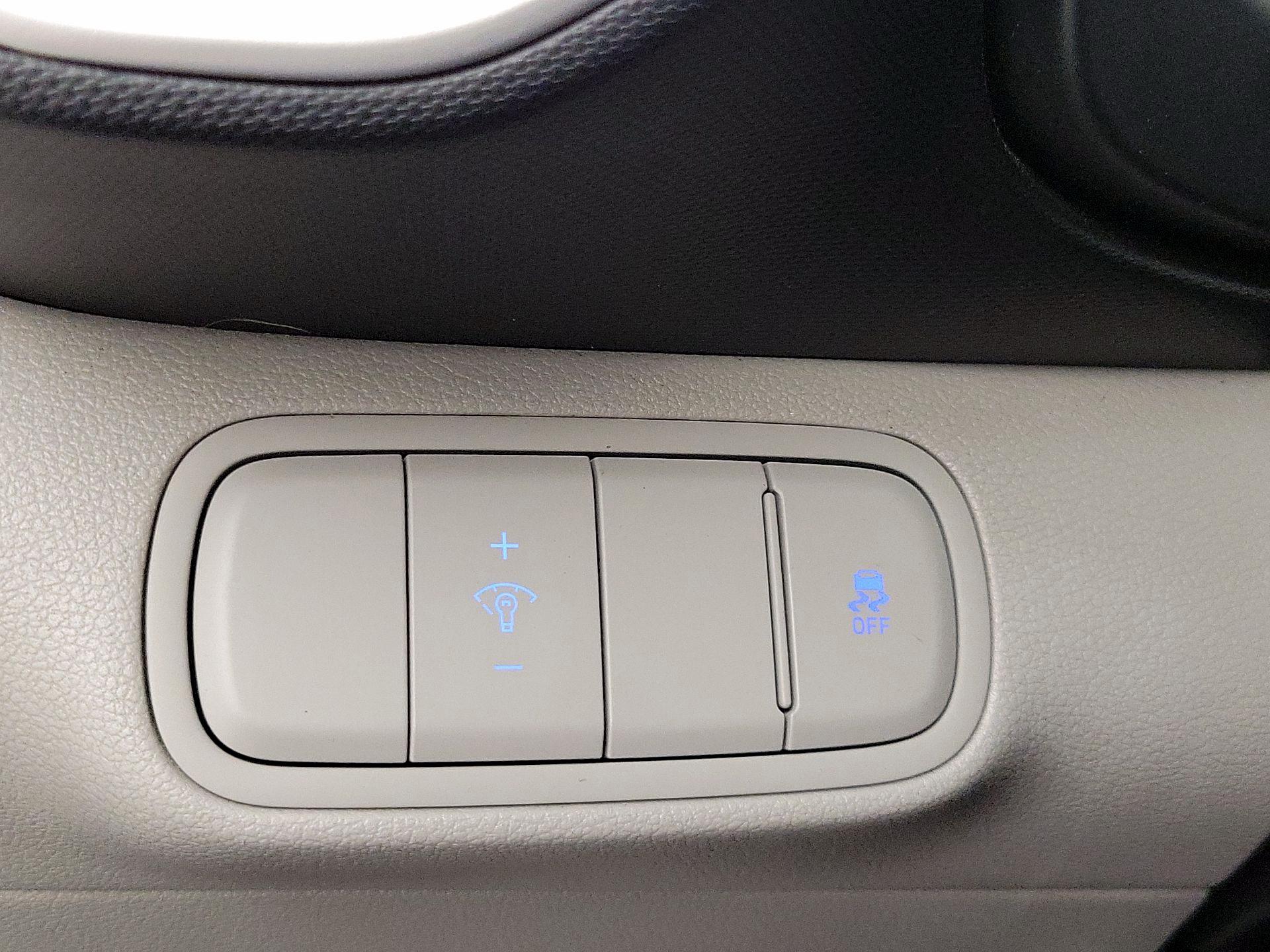 Thumbnail: 2023 Hyundai Venue - 13