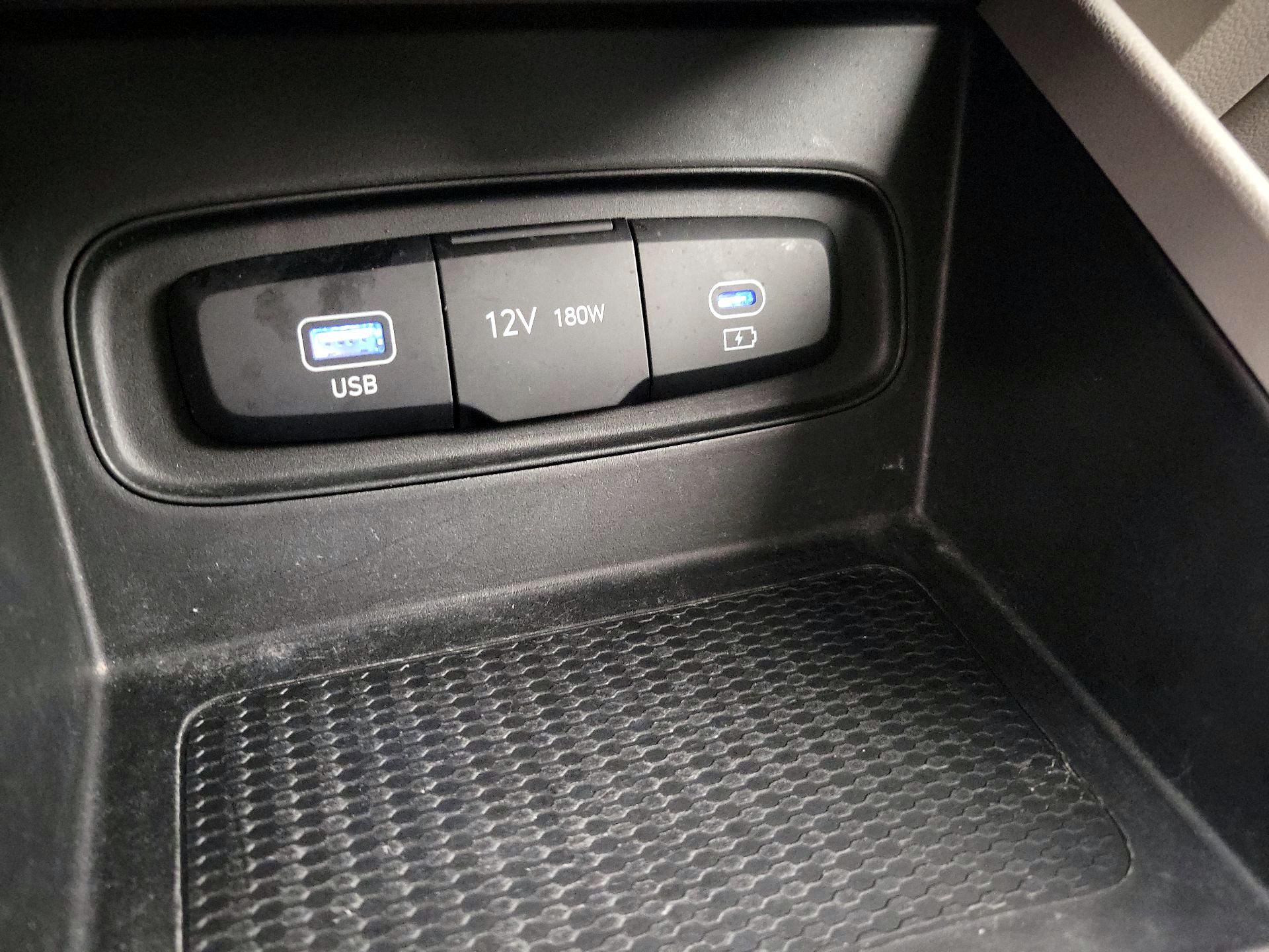 Thumbnail: 2023 Hyundai Venue - 18