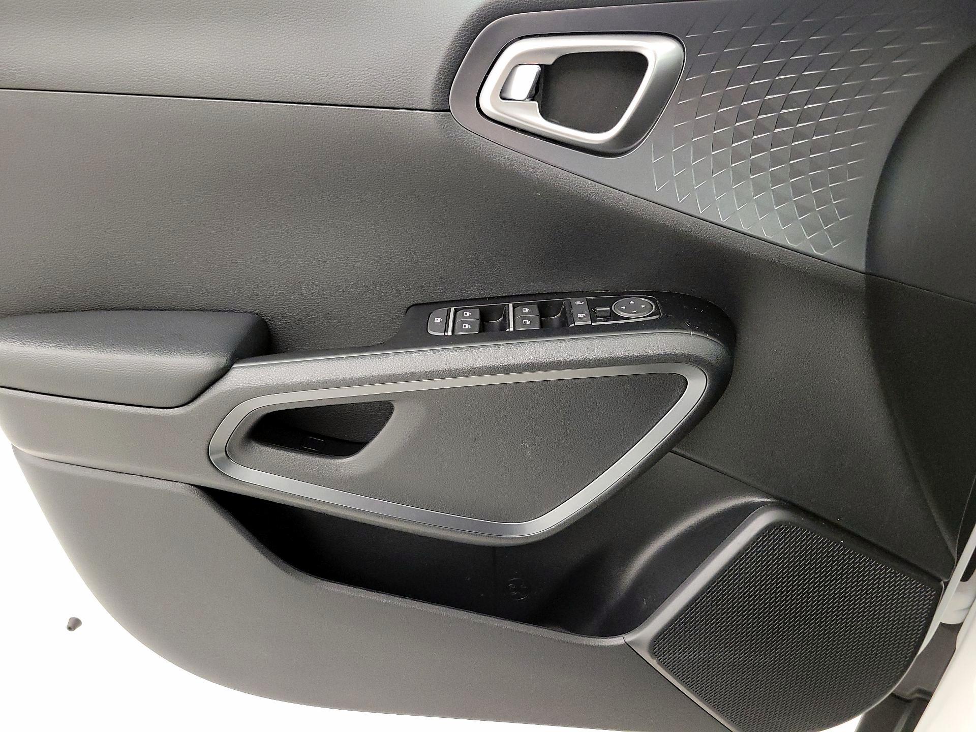 Thumbnail: 2020 Kia Soul - 12
