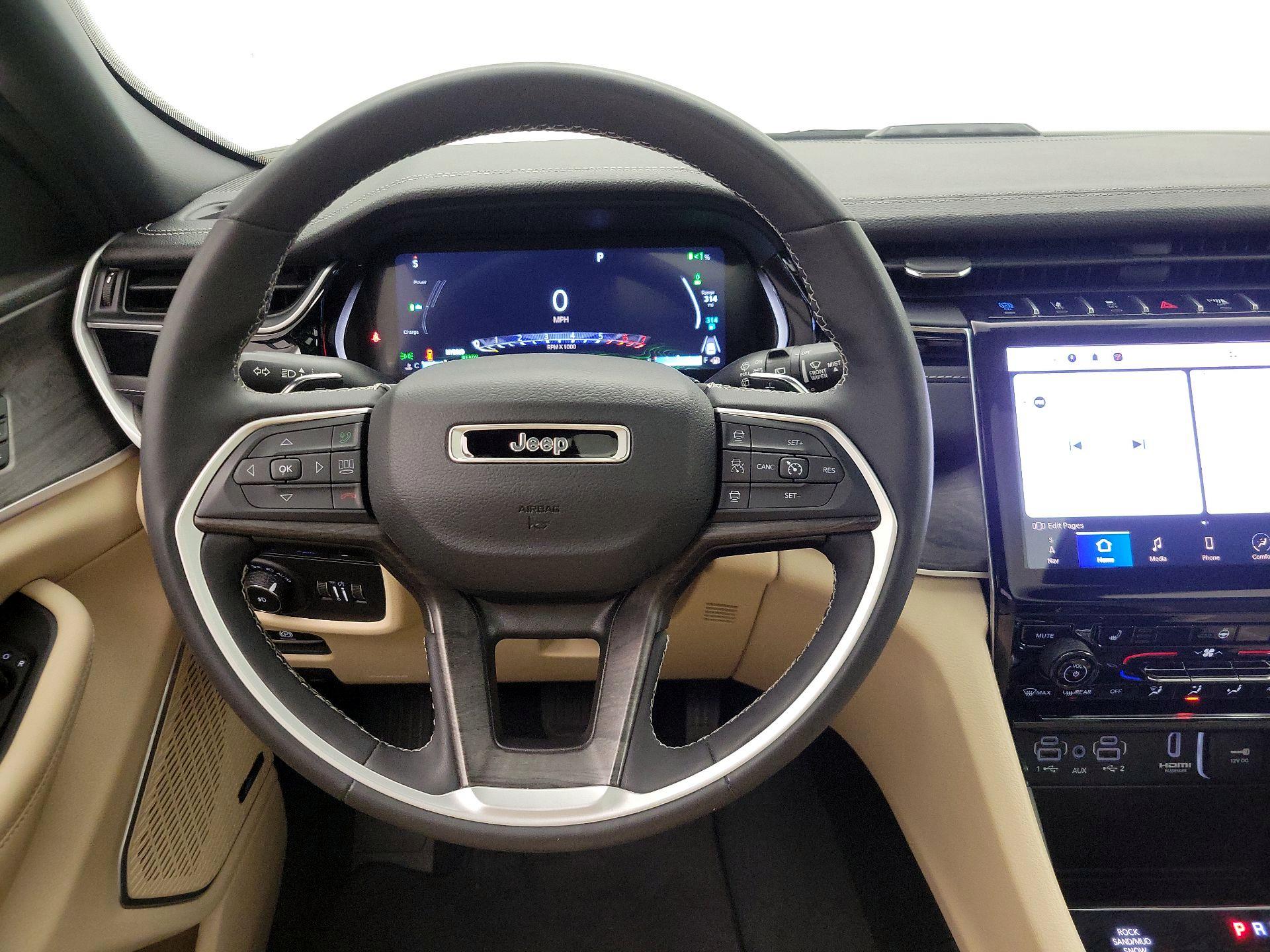 Thumbnail: 2023 Jeep Grand Cherokee - 10