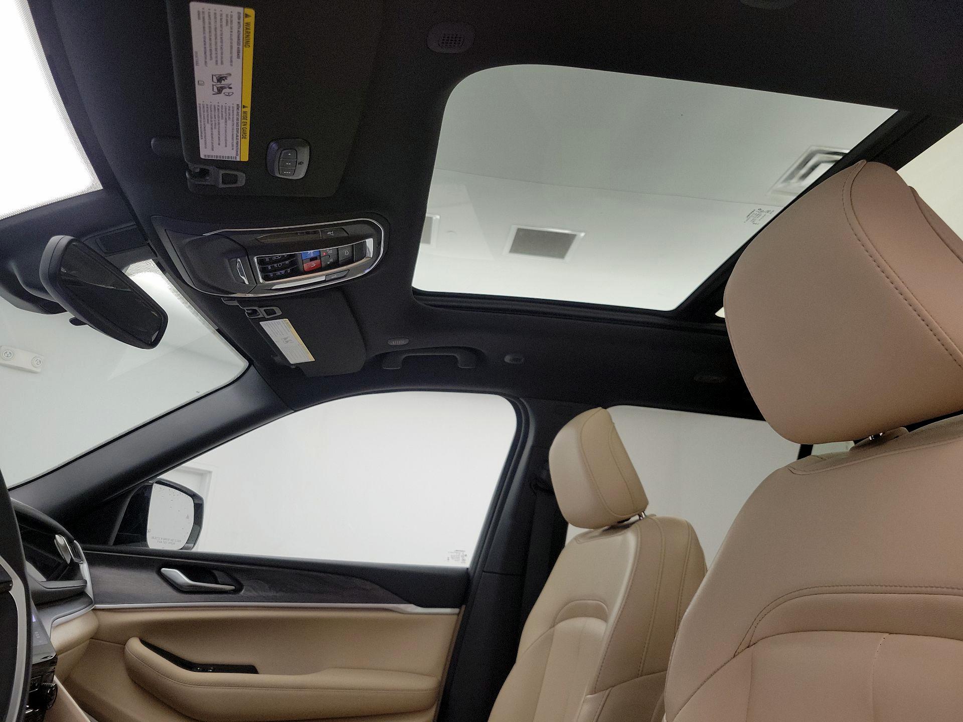 Thumbnail: 2023 Jeep Grand Cherokee - 20