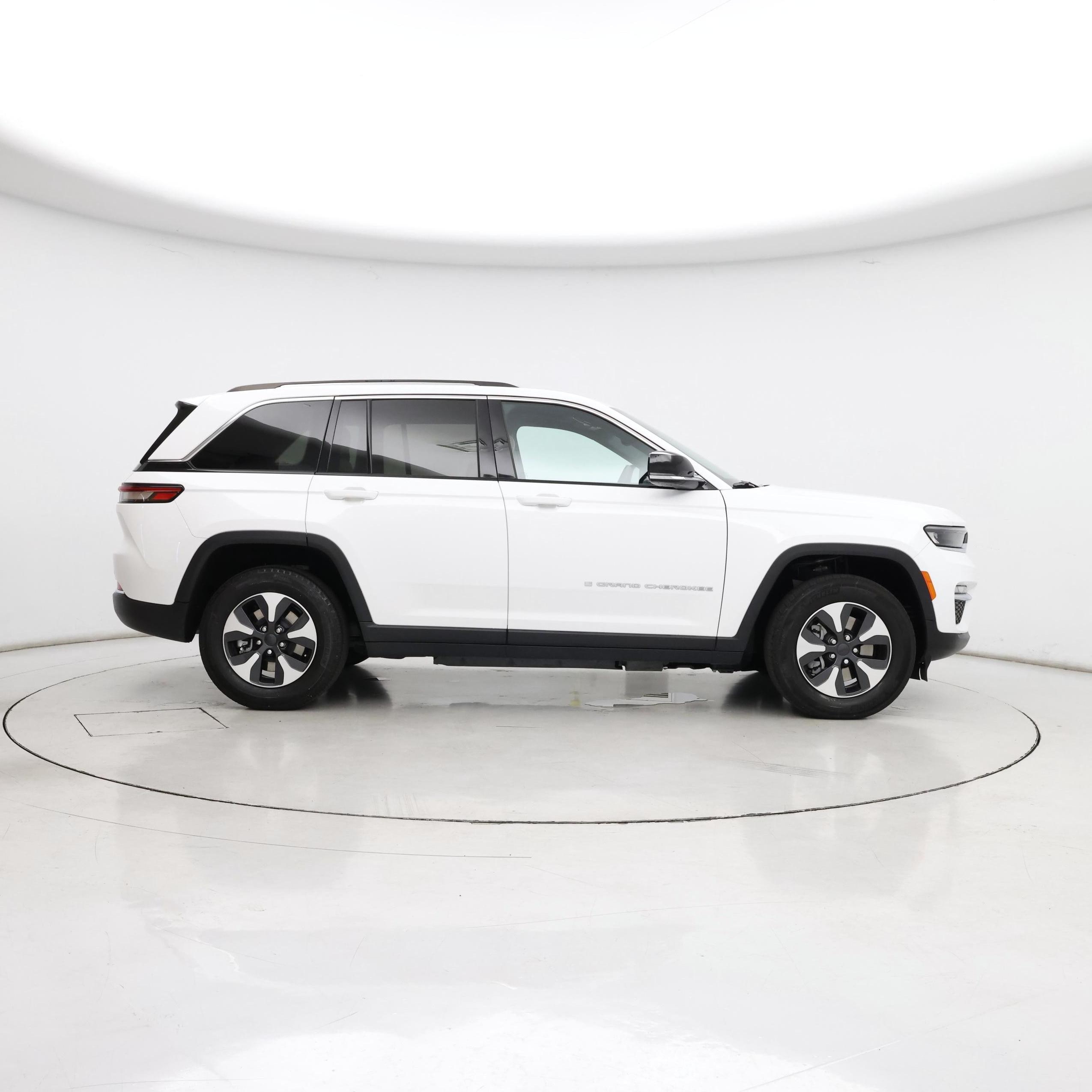 Thumbnail: 2023 Jeep Grand Cherokee - 7
