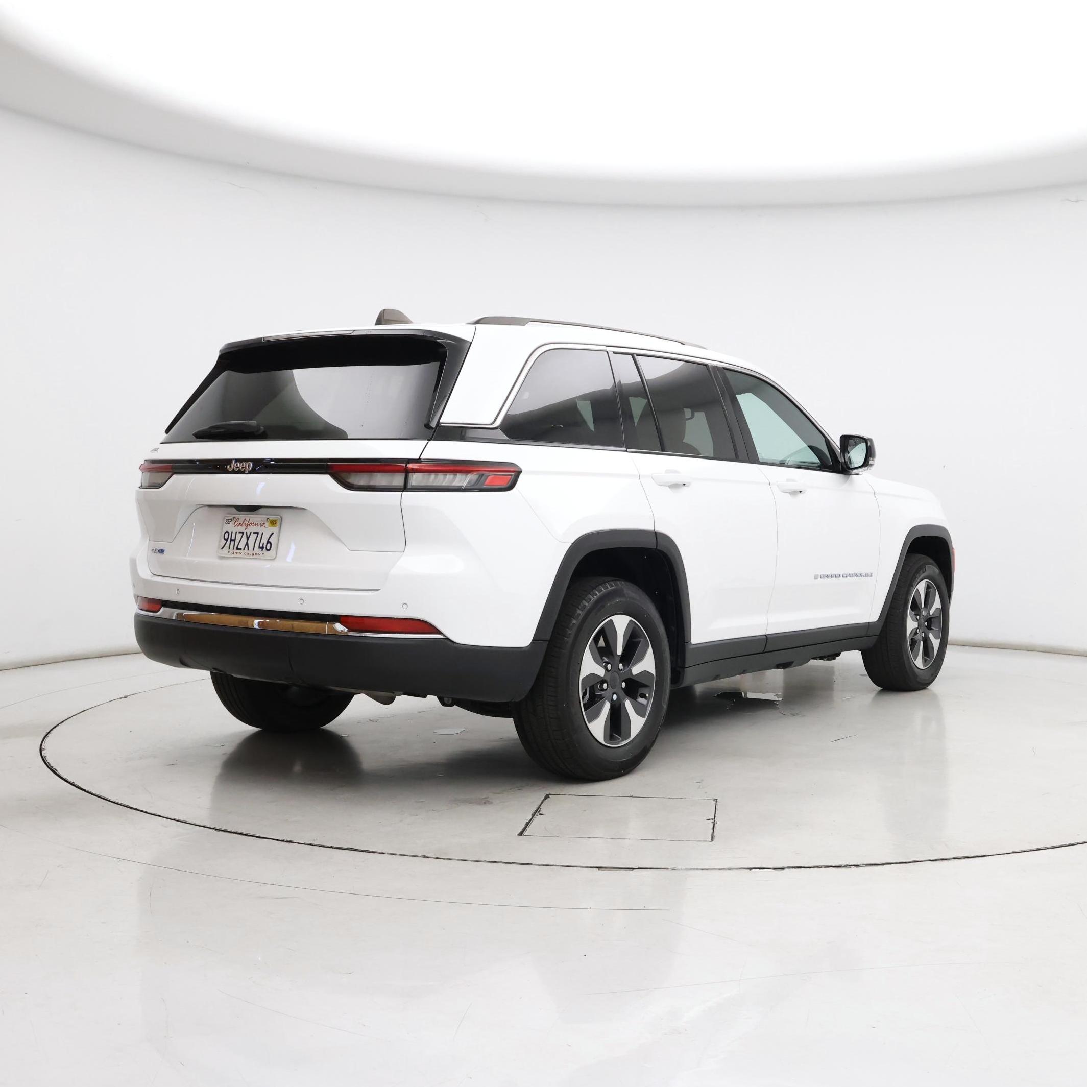 Thumbnail: 2023 Jeep Grand Cherokee - 8