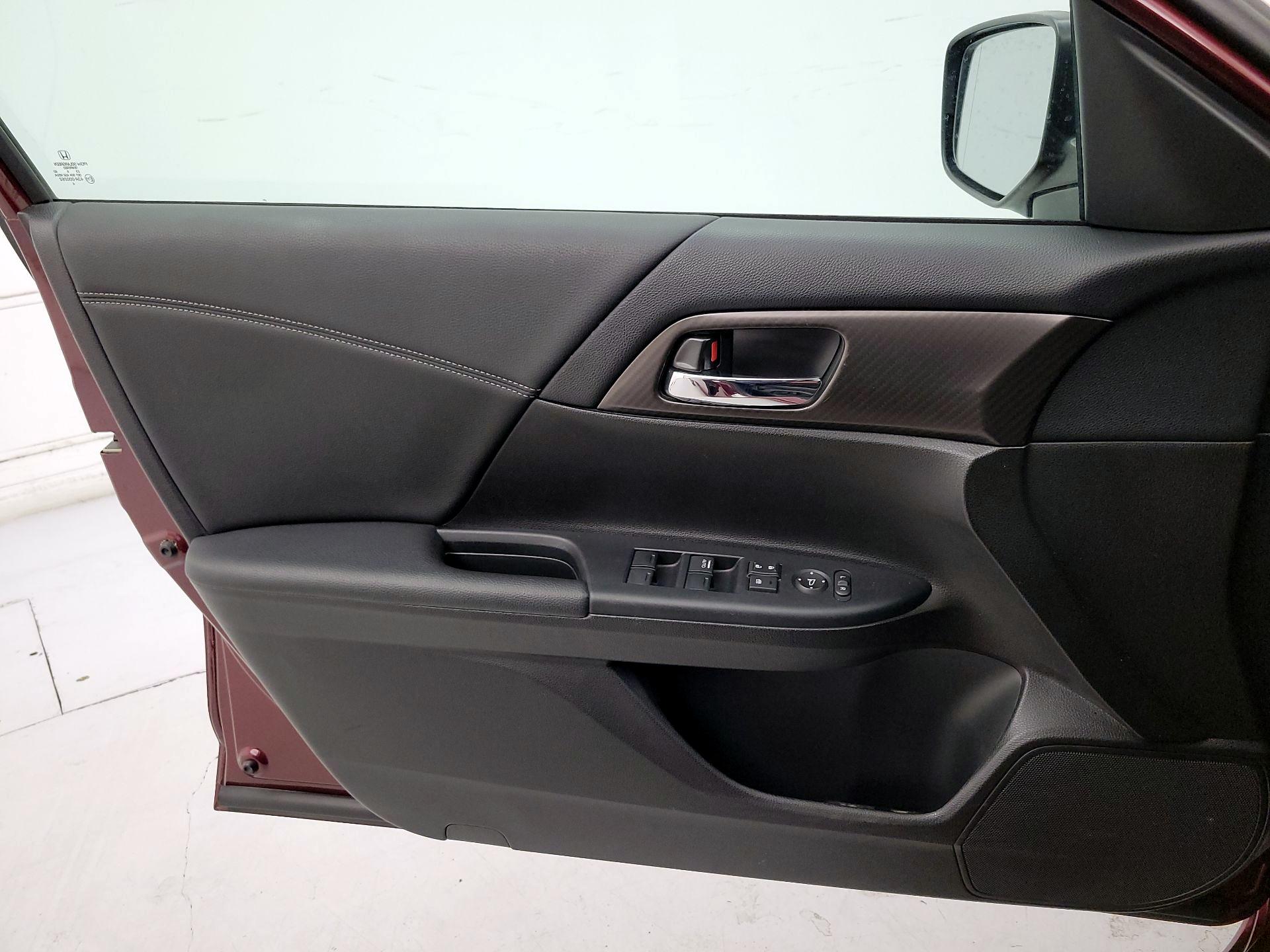 Thumbnail: 2016 Honda Accord - 12