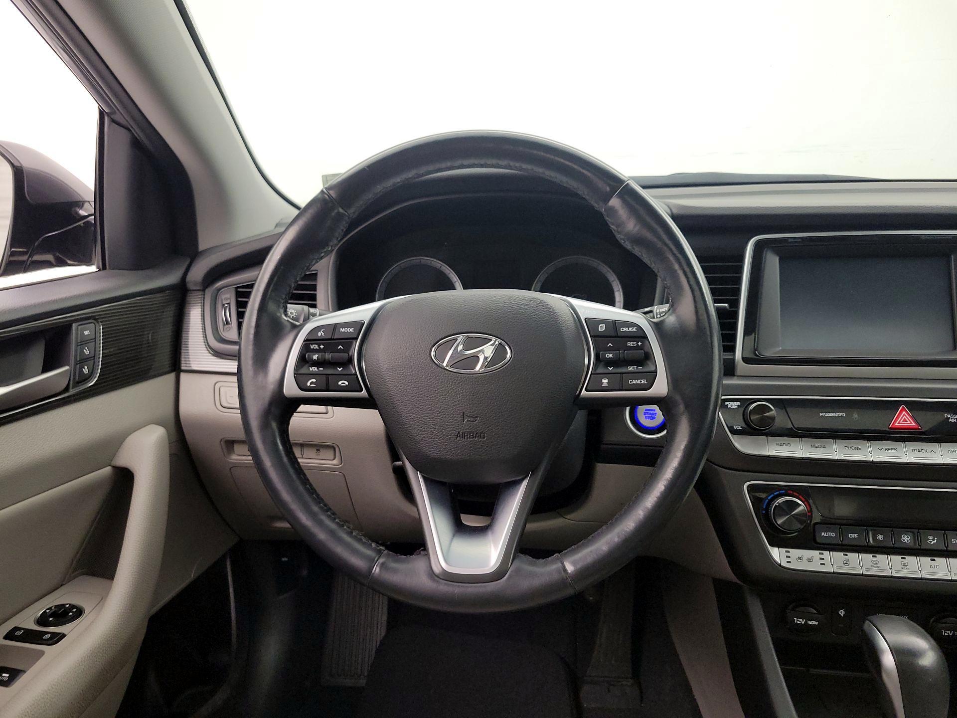 Thumbnail: 2019 Hyundai Sonata - 10