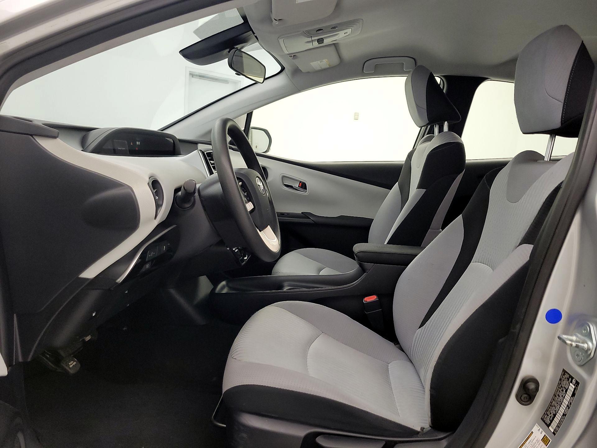 Thumbnail: 2017 Toyota Prius - 11