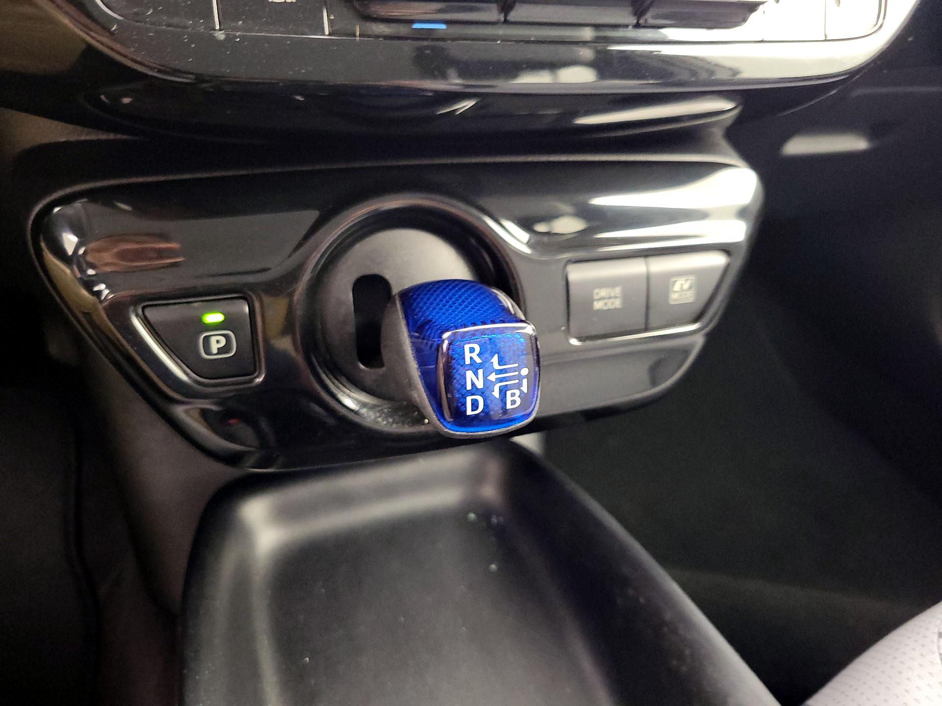 Thumbnail: 2017 Toyota Prius - 17