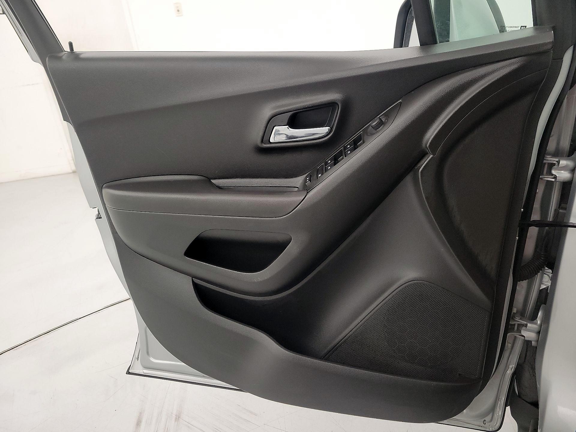 Thumbnail: 2020 Chevrolet Trax - 12