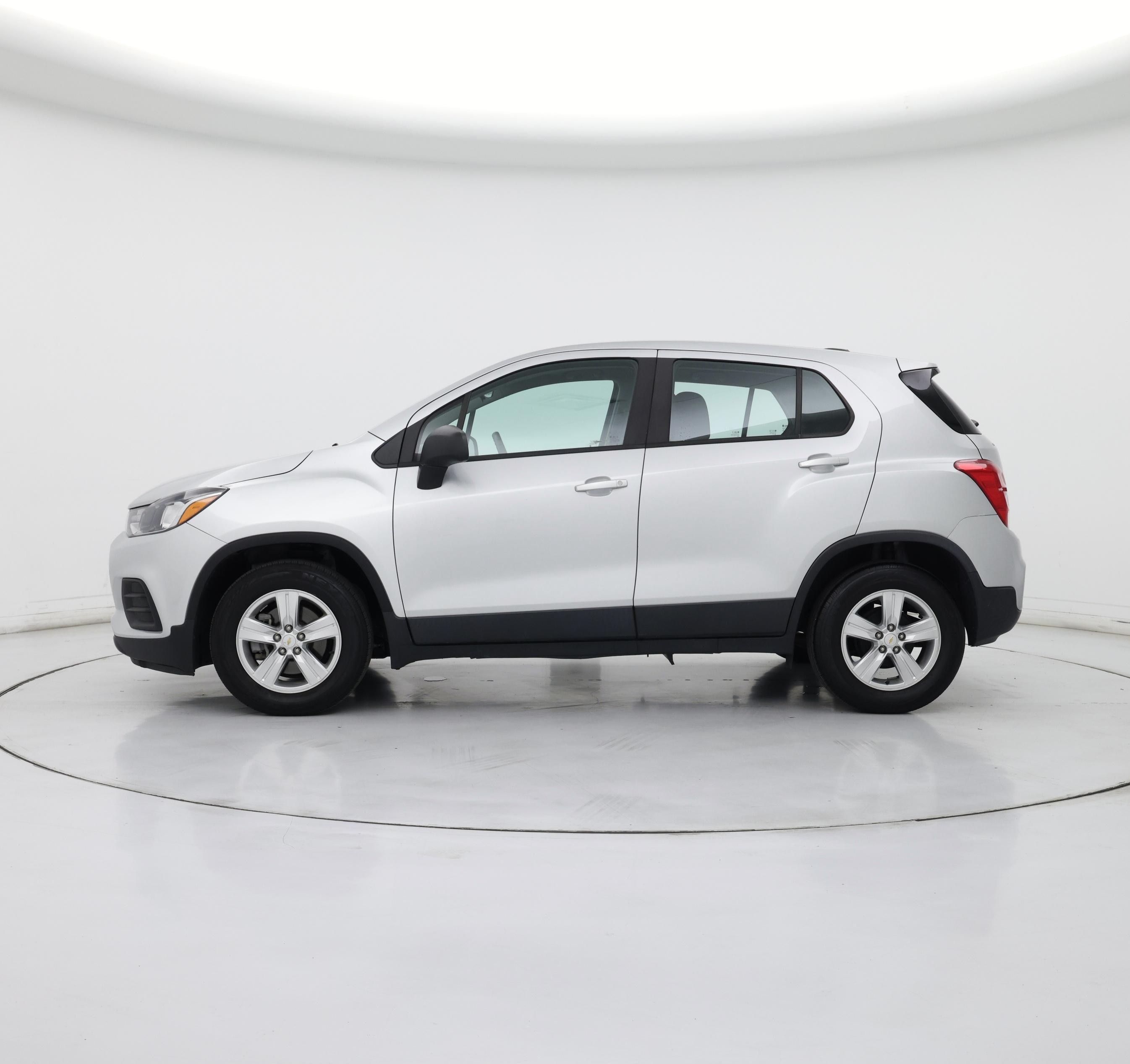 Thumbnail: 2020 Chevrolet Trax - 3