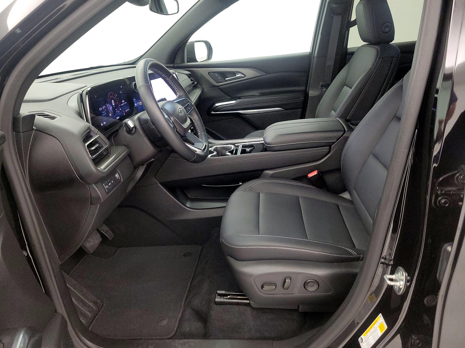 Thumbnail: 2024 Chevrolet Traverse - 11
