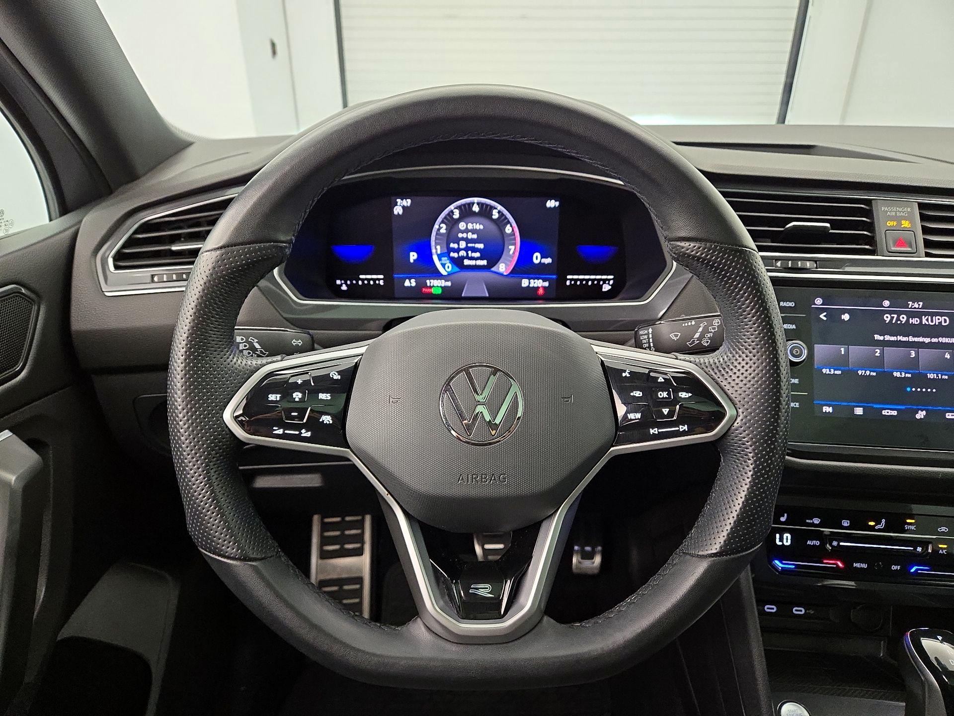 Thumbnail: 2022 Volkswagen Tiguan - 10