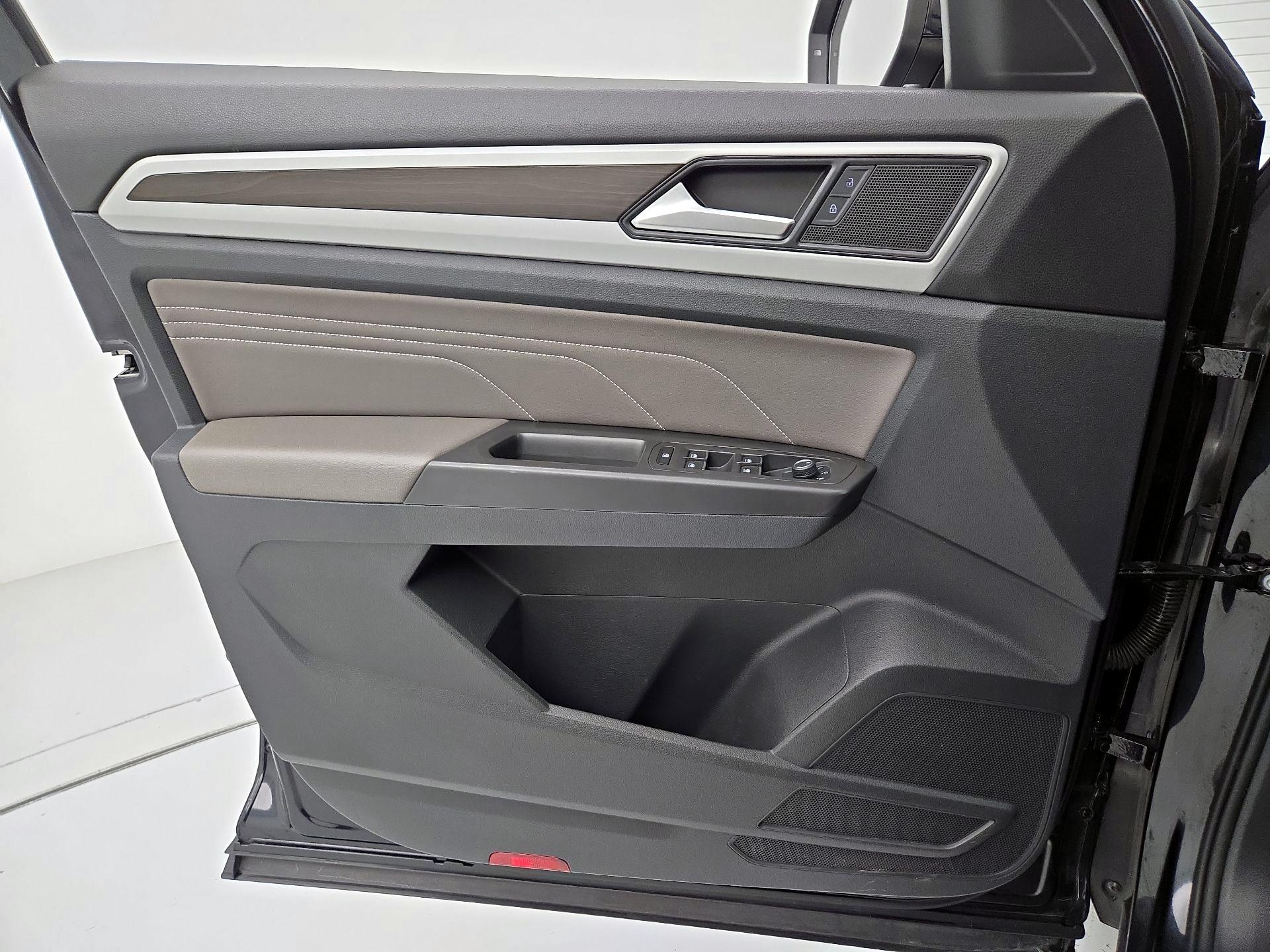 Thumbnail: 2022 Volkswagen Atlas - 12