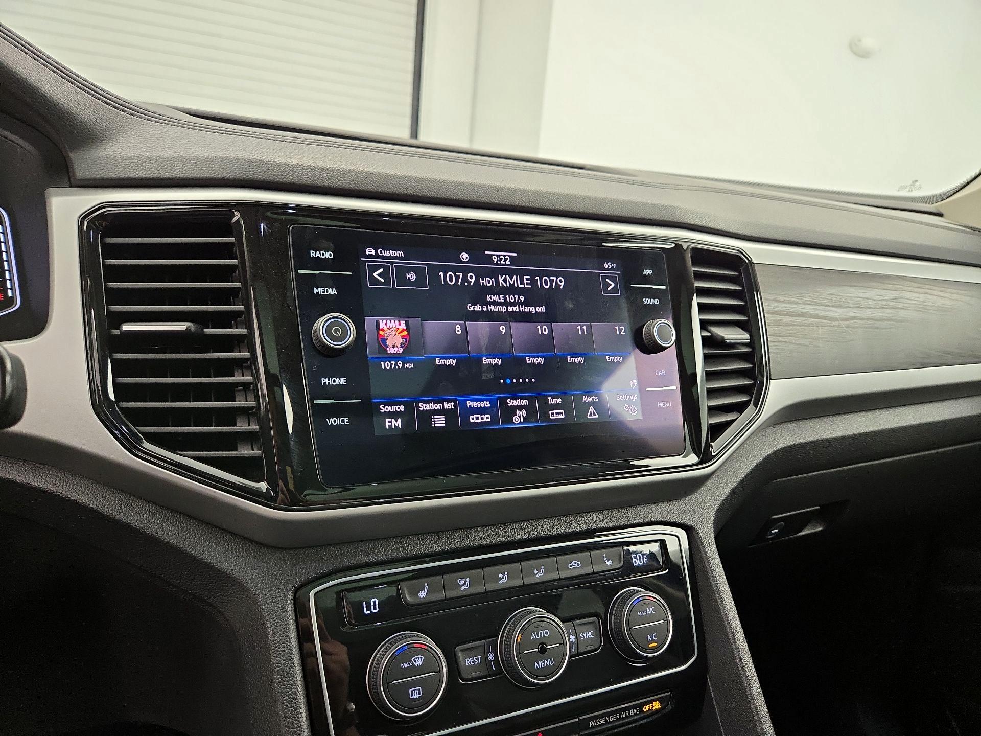 Thumbnail: 2022 Volkswagen Atlas - 15