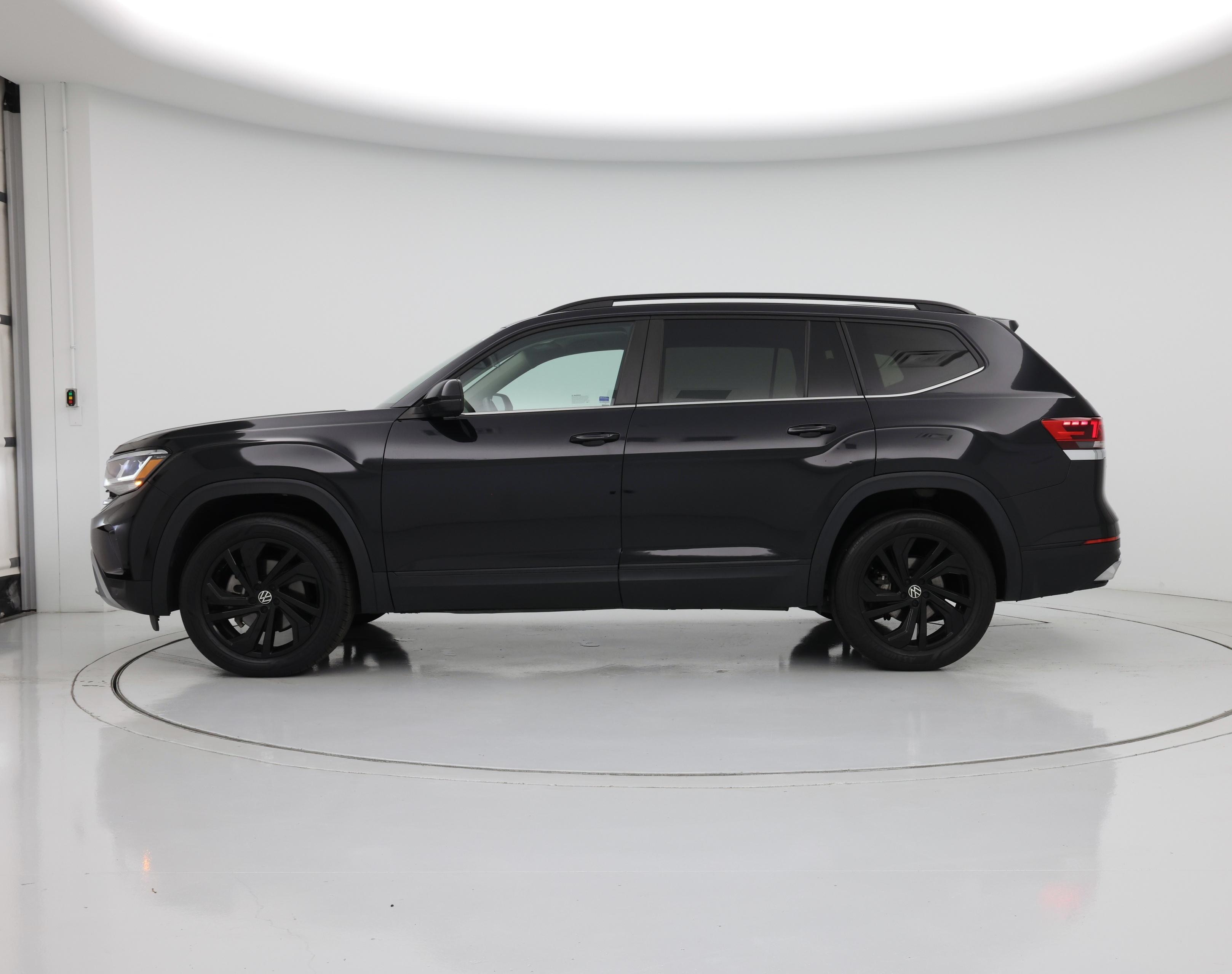 Thumbnail: 2022 Volkswagen Atlas - 3