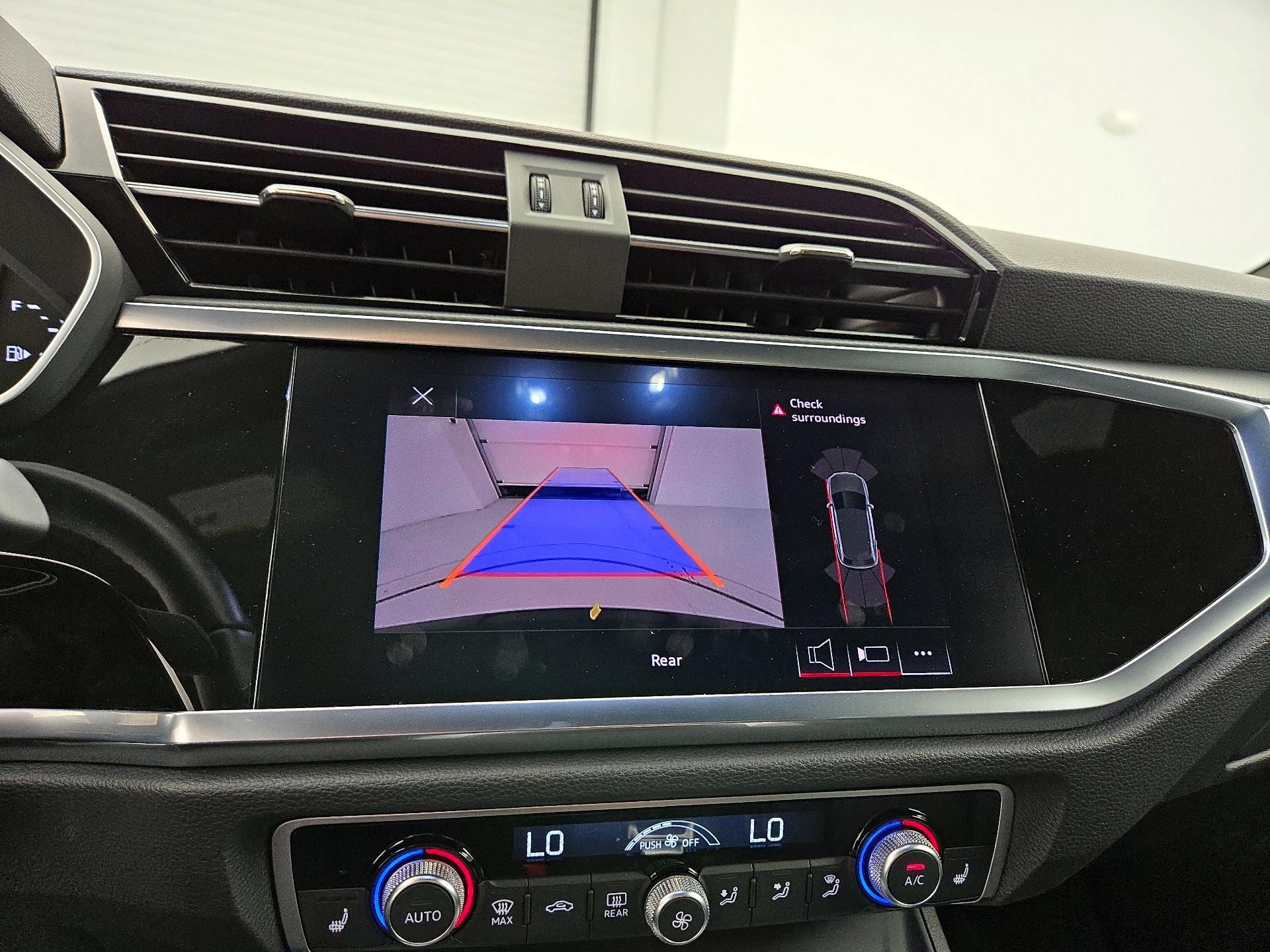 Thumbnail: 2022 Audi Q3 - 14