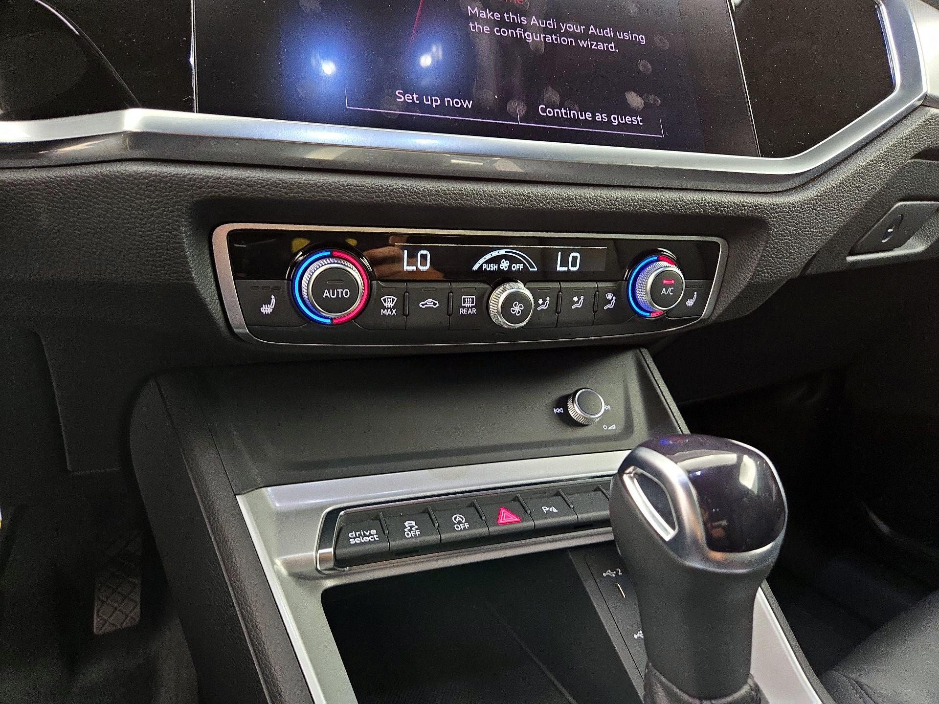 Thumbnail: 2022 Audi Q3 - 16