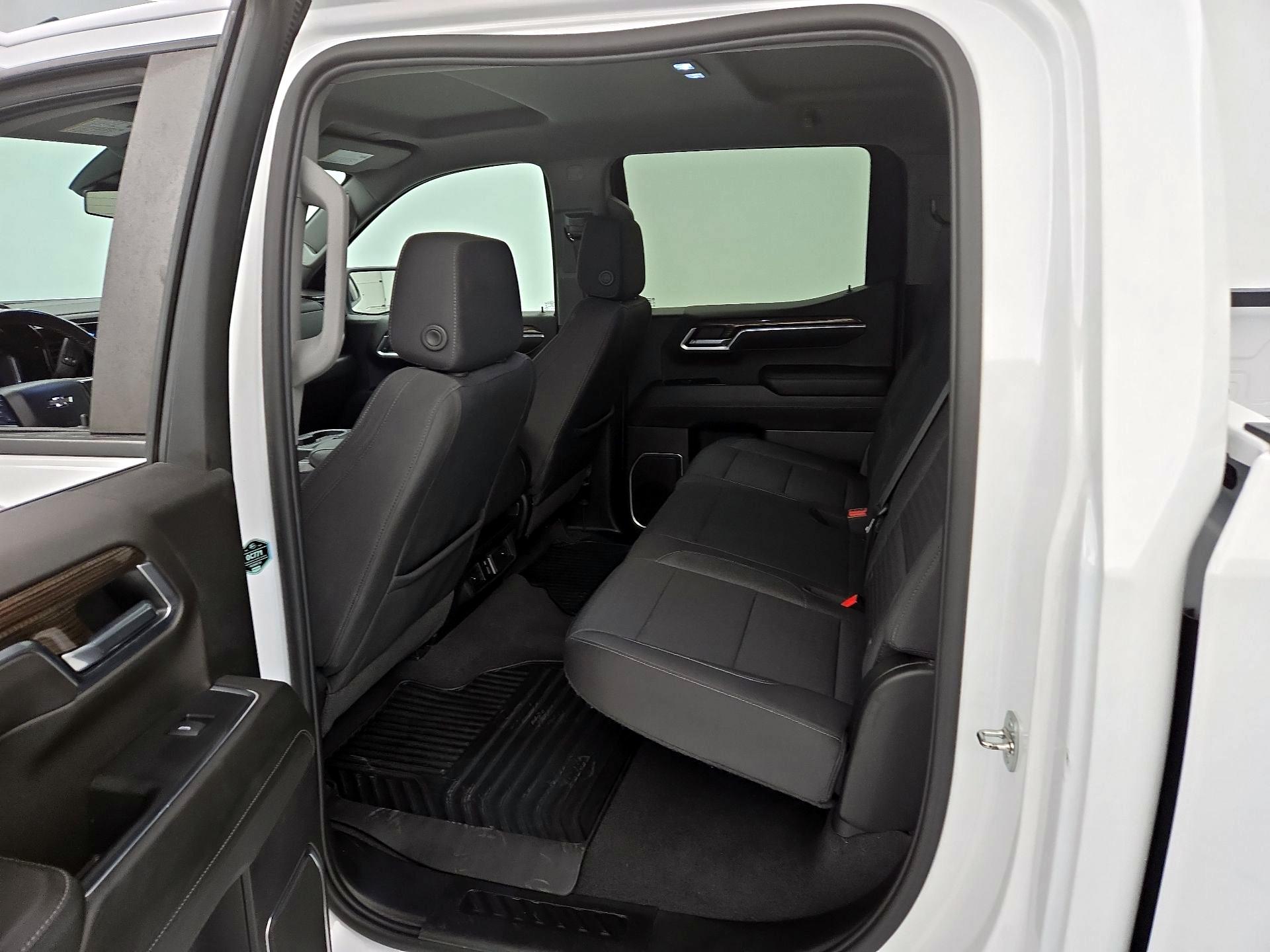 Thumbnail: 2022 Chevrolet Silverado 1500 - 19