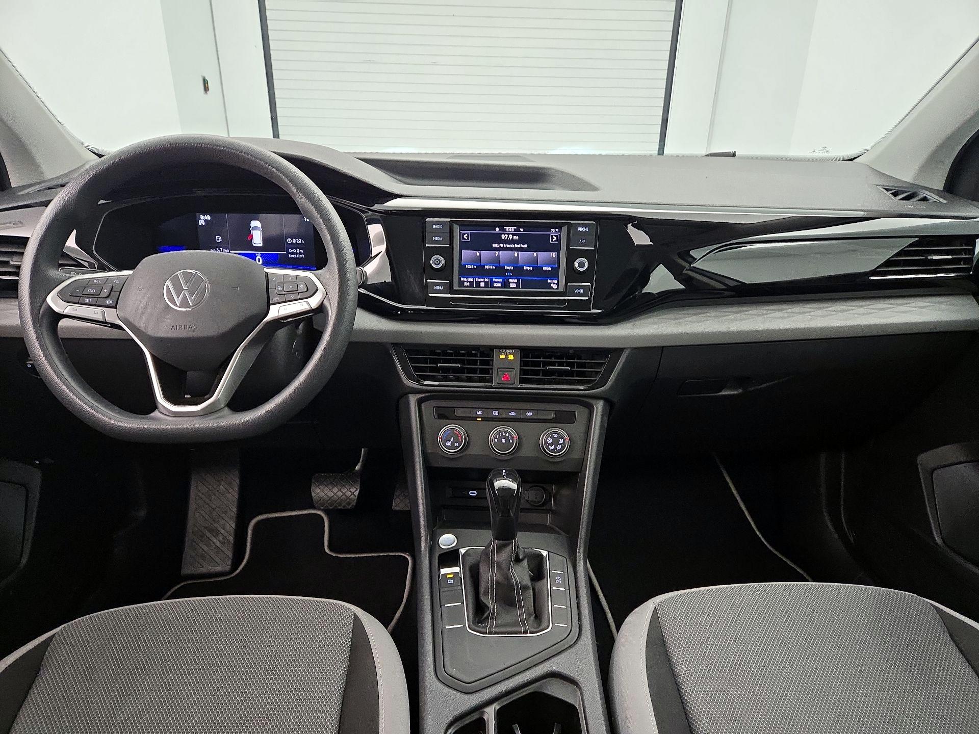 Thumbnail: 2022 Volkswagen Taos - 9